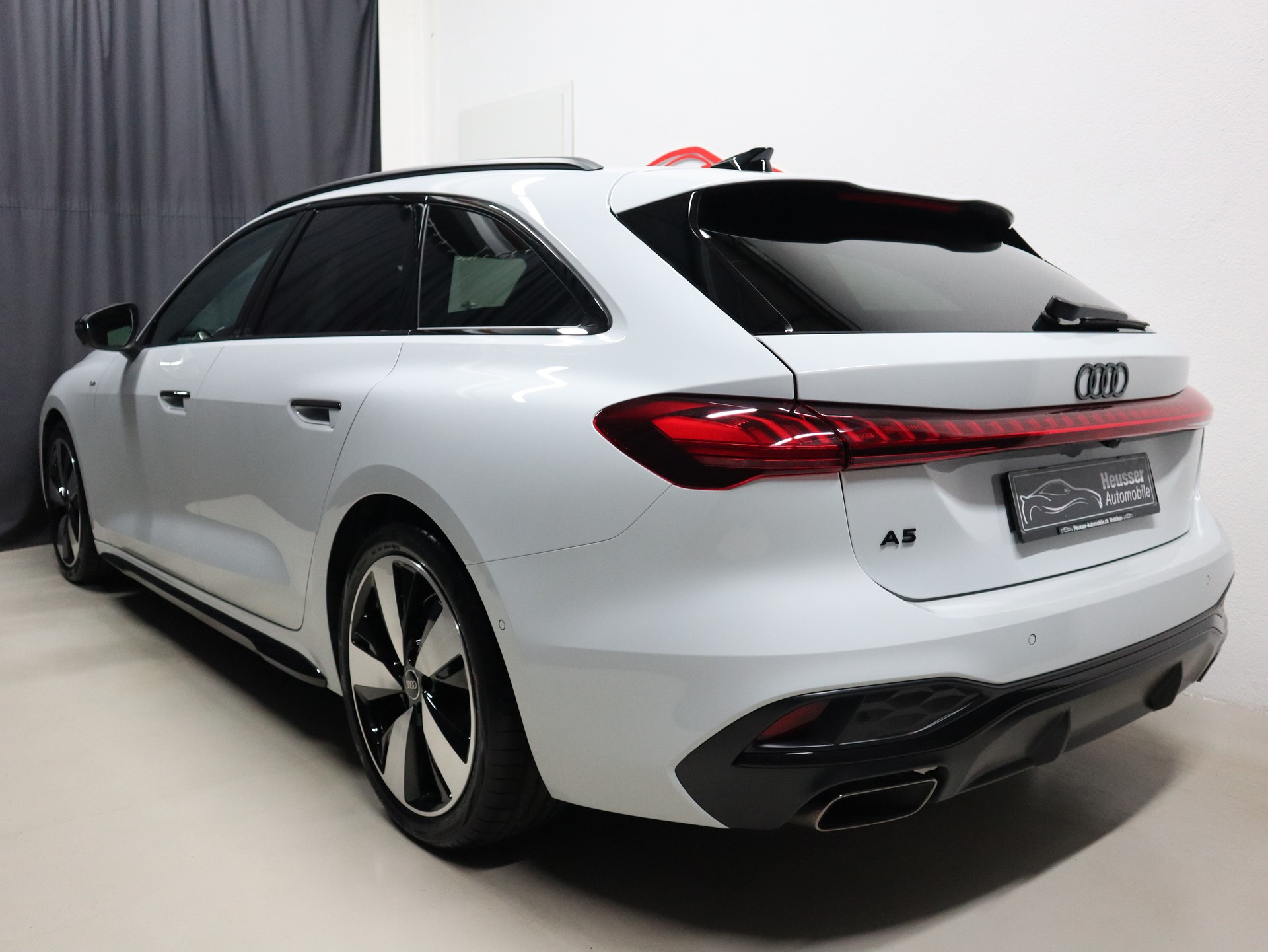 AUDI A5 Avant 2.0 TFSI S tronic S Line Edition - Navi - MMI Beifahrerdisplay - Matrix LED - Keyless - 360° Kamera - 204 PS-image-4