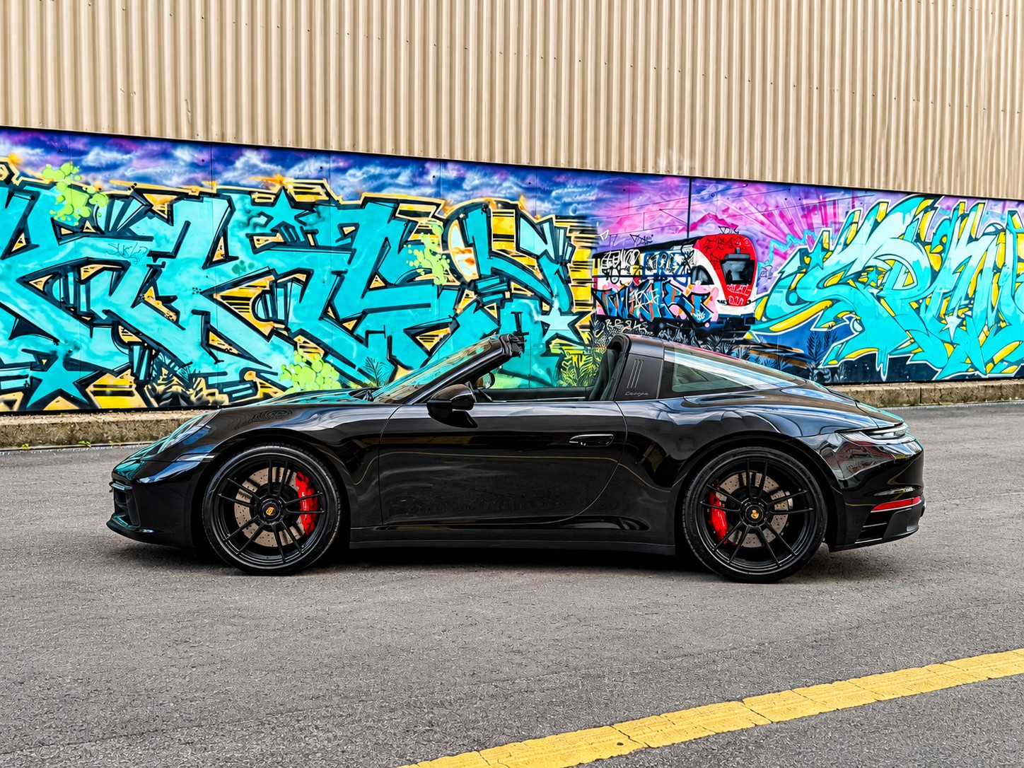 PORSCHE 911 Targa 4 GTS-image-1