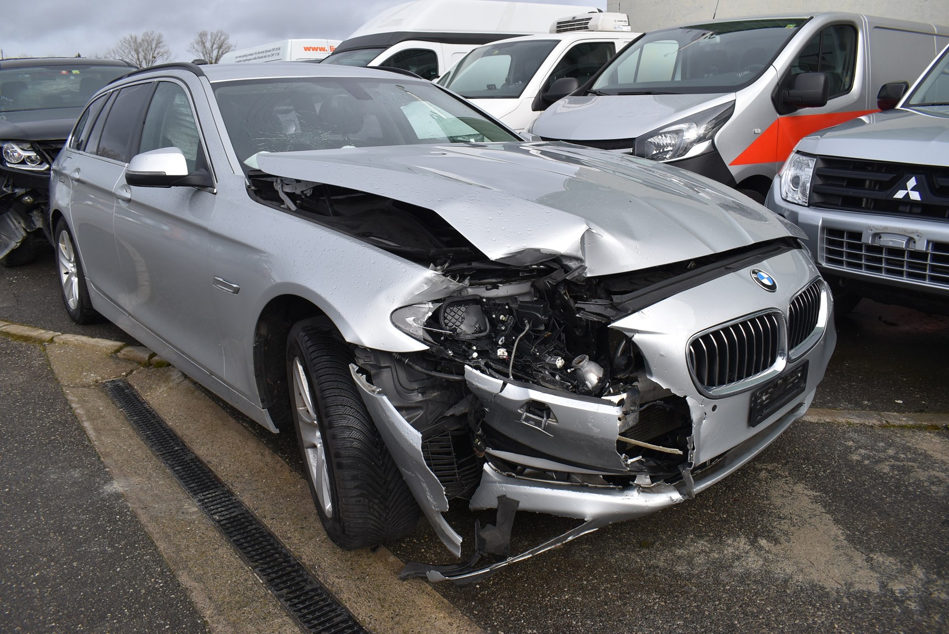 BMW 520d Touring-image-1