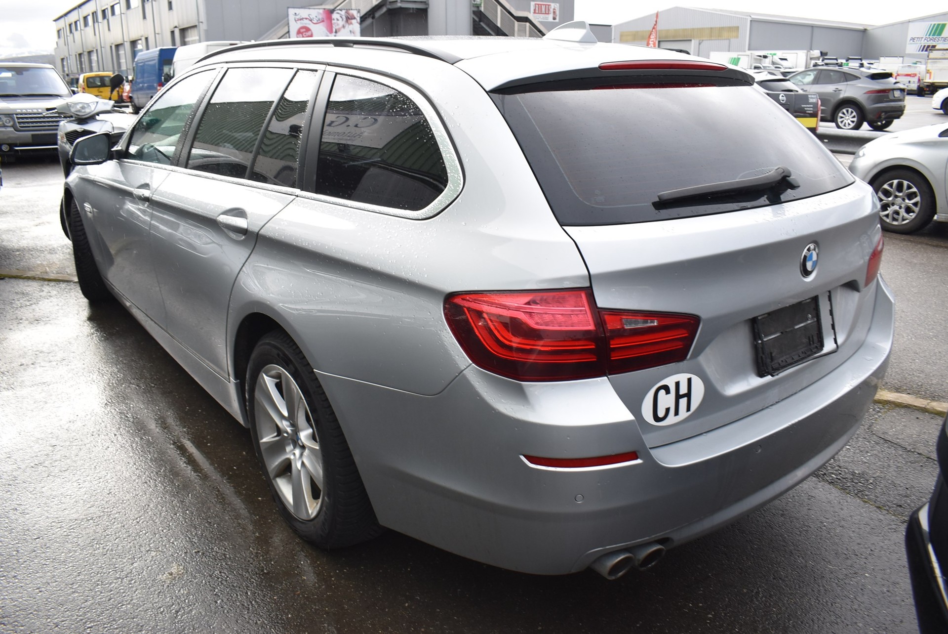 BMW 520d Touring-image-6