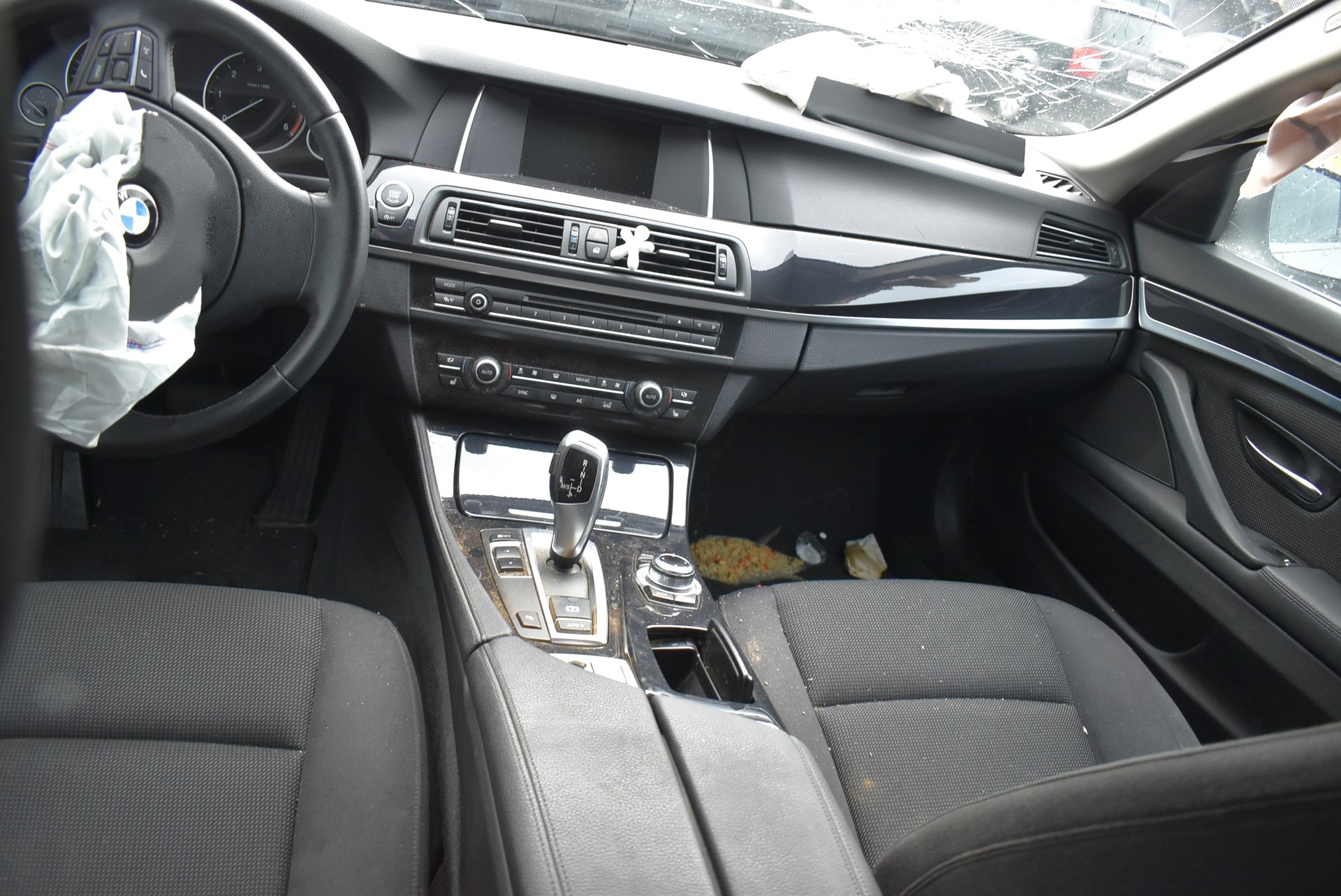 BMW 520d Touring-image-9