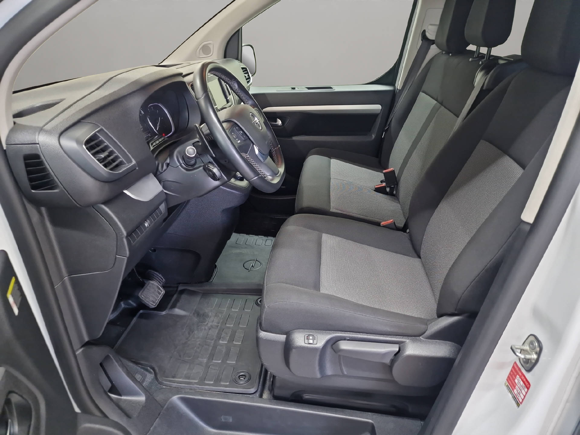 OPEL Zafira Life L 2.0 CDTI 144 Business Edition S/S-image-6