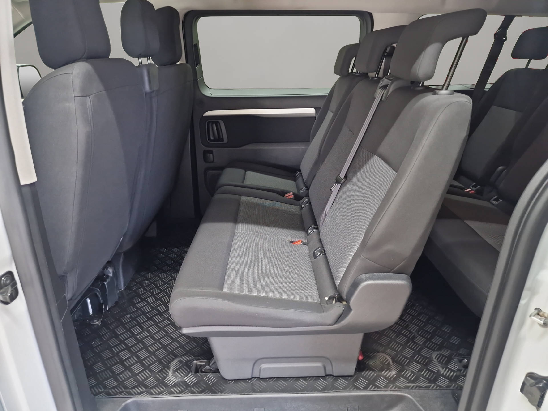 OPEL Zafira Life L 2.0 CDTI 144 Business Edition S/S-image-10