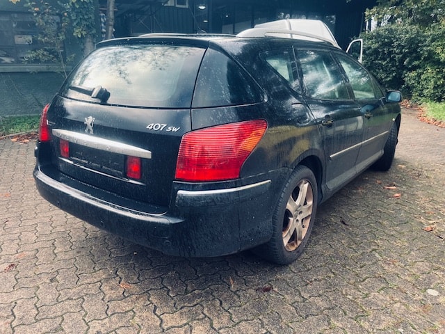 PEUGEOT 407 SW 2.0 HDI Confort Automatic-image-3