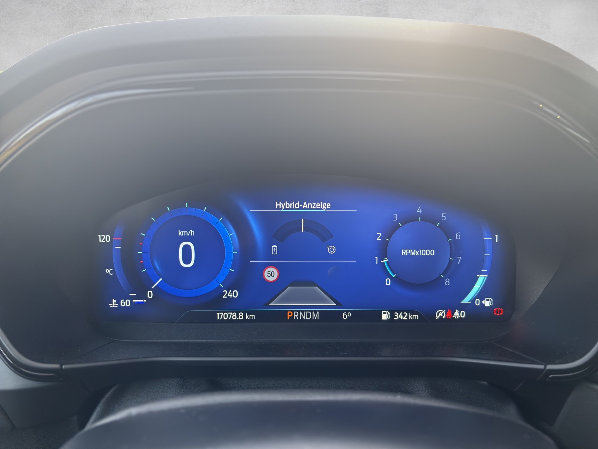 FORD Focus 1.0 MHEV ST-Line X Automat-image-8