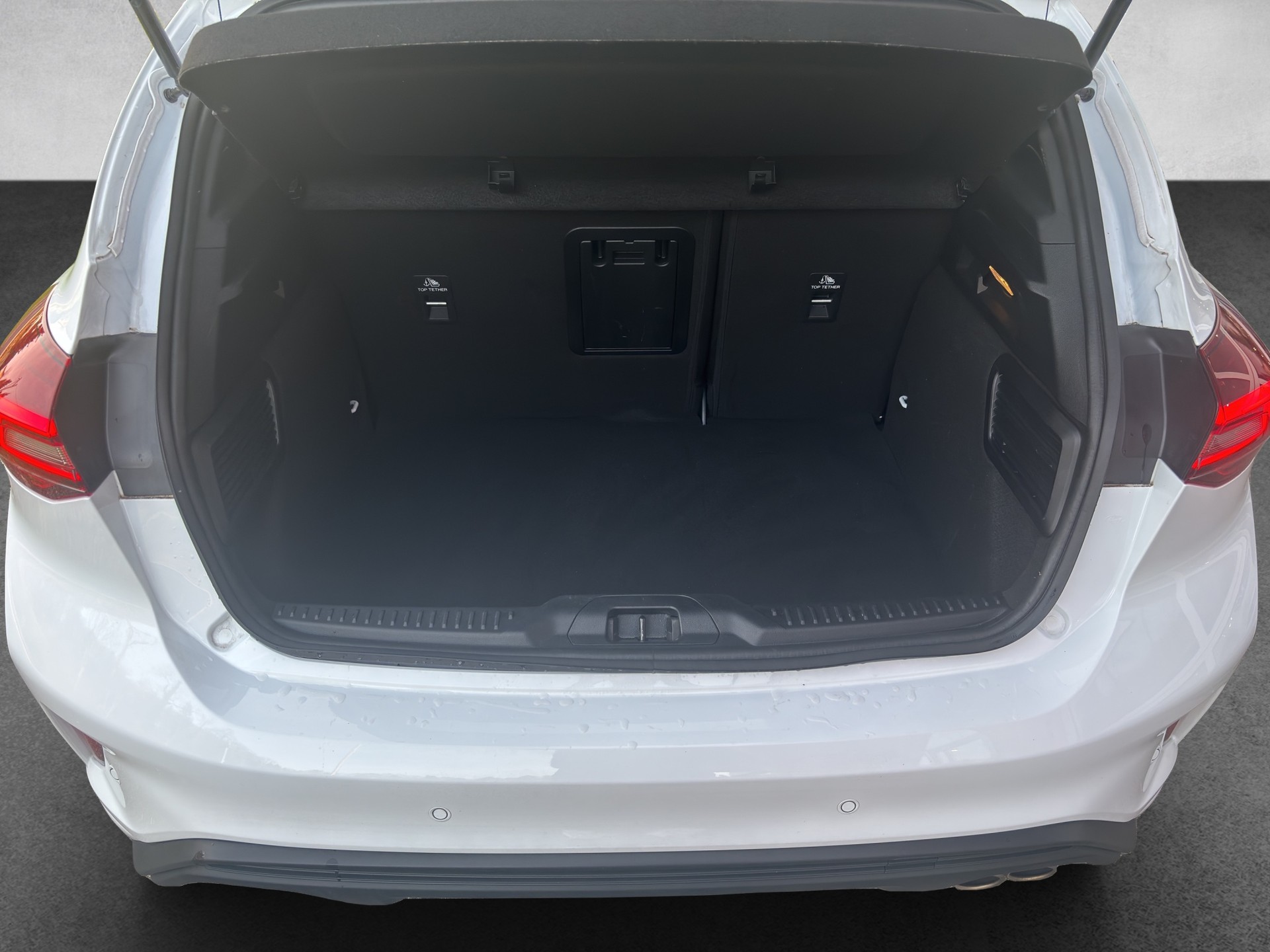 FORD Focus 1.0 MHEV ST-Line X Automat-image-12
