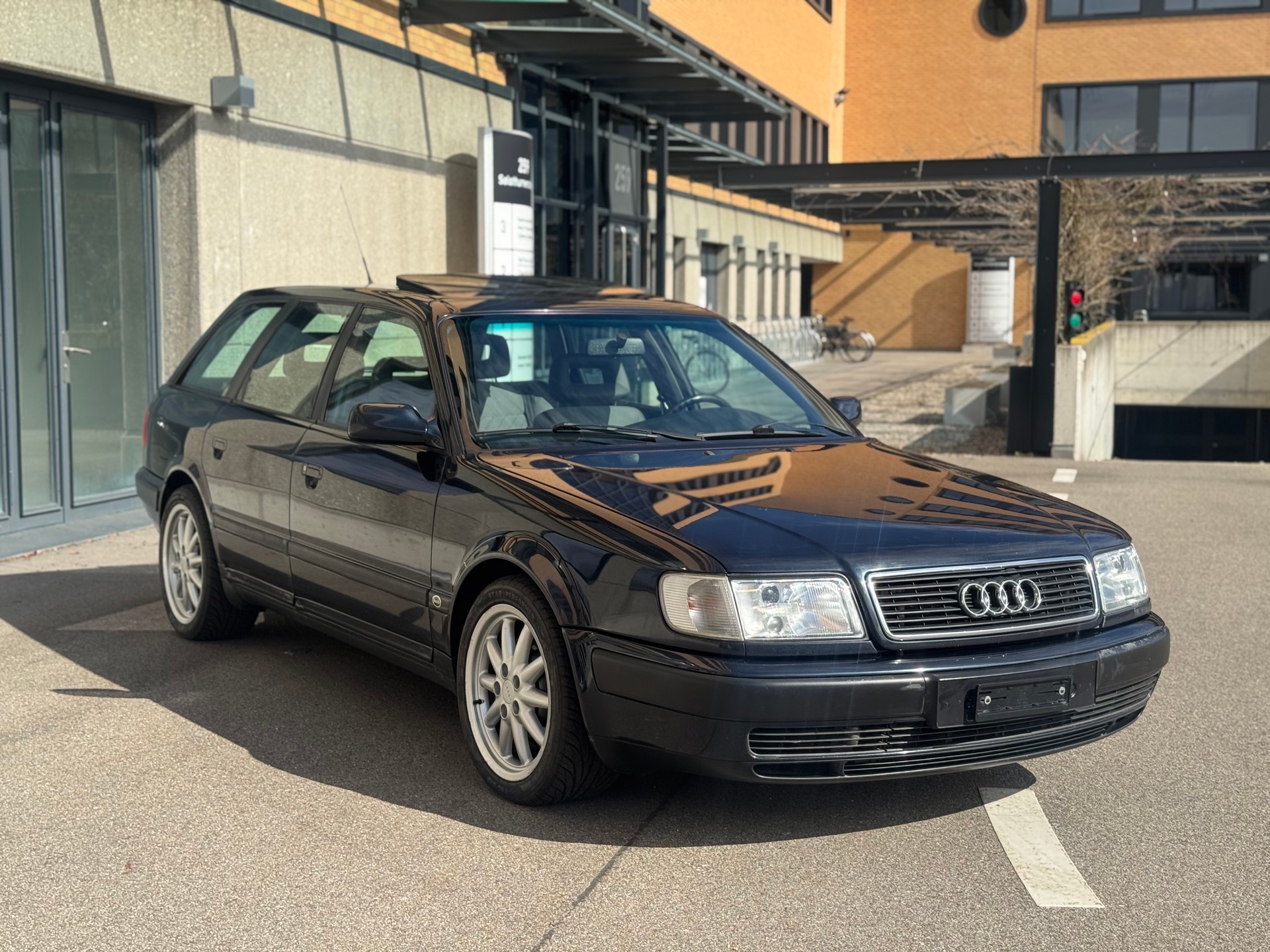 AUDI 100 Avant S4 quattro 2.2 Turbo 5 Zylinder-image-3