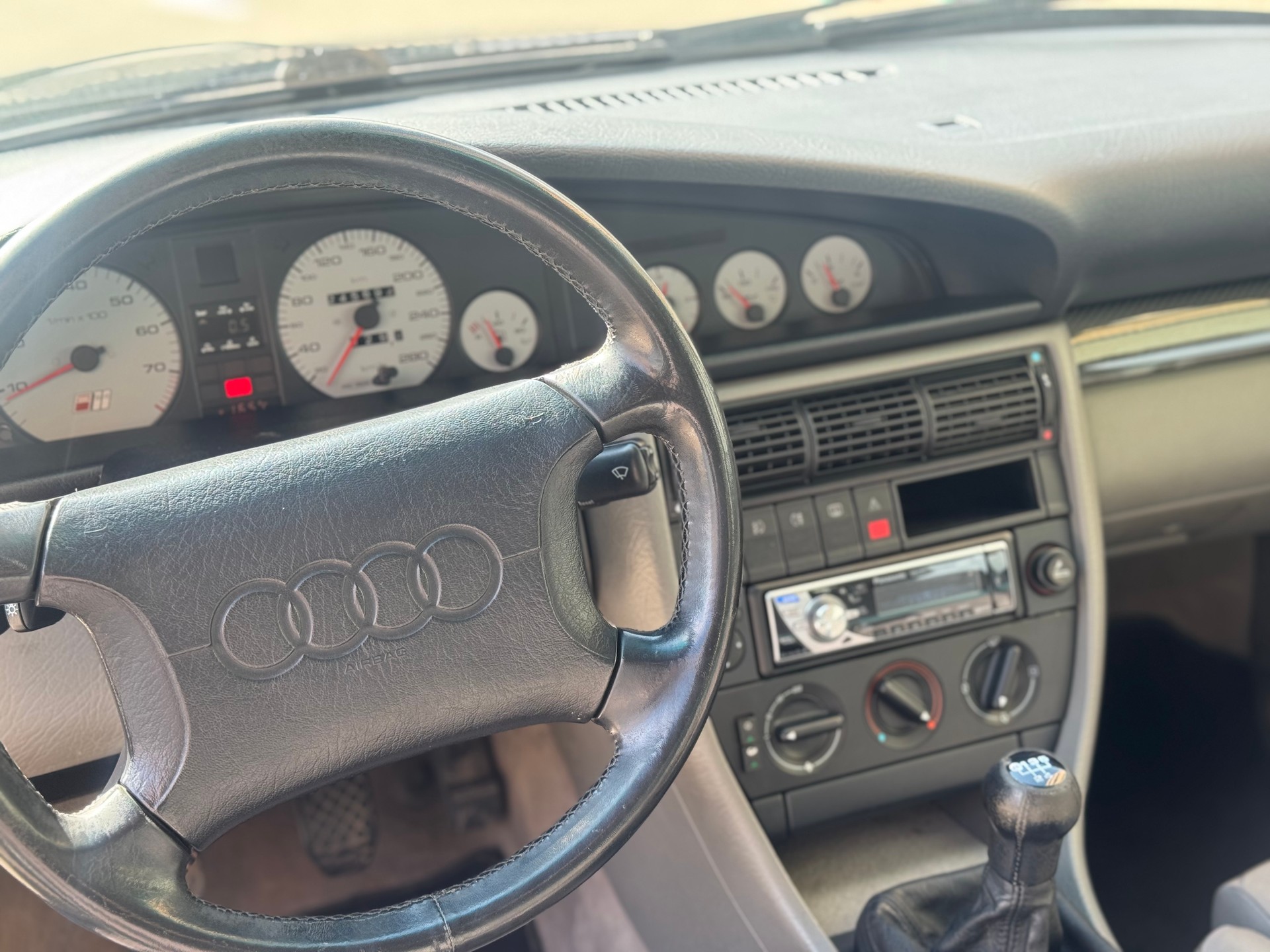 AUDI 100 Avant S4 quattro 2.2 Turbo 5 Zylinder-image-8