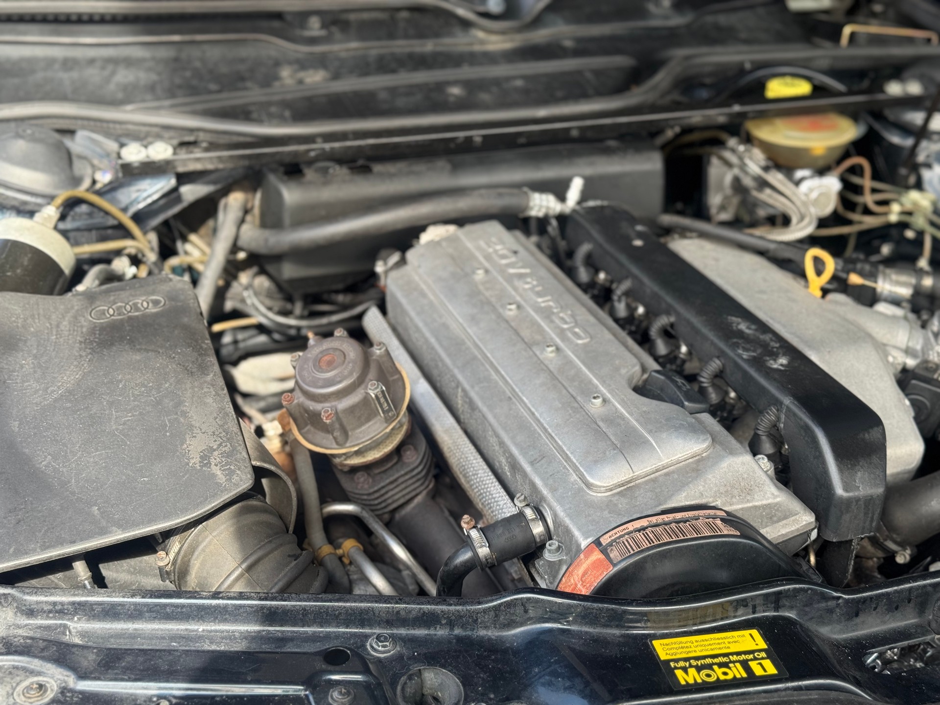 AUDI 100 Avant S4 quattro 2.2 Turbo 5 Zylinder-image-18