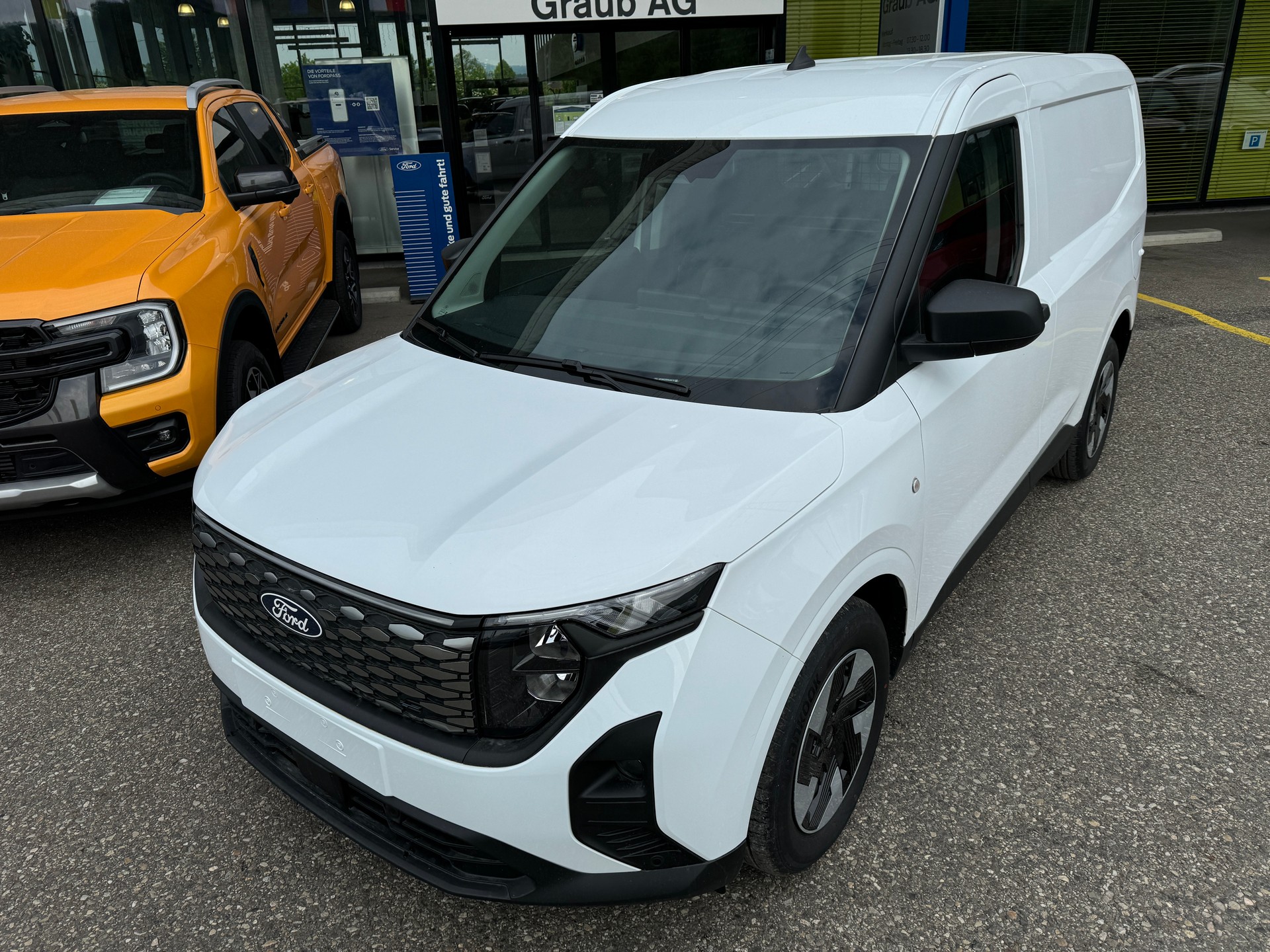 FORD E-Transit Courier Van Trend 43,5kWh-showroom-element-3