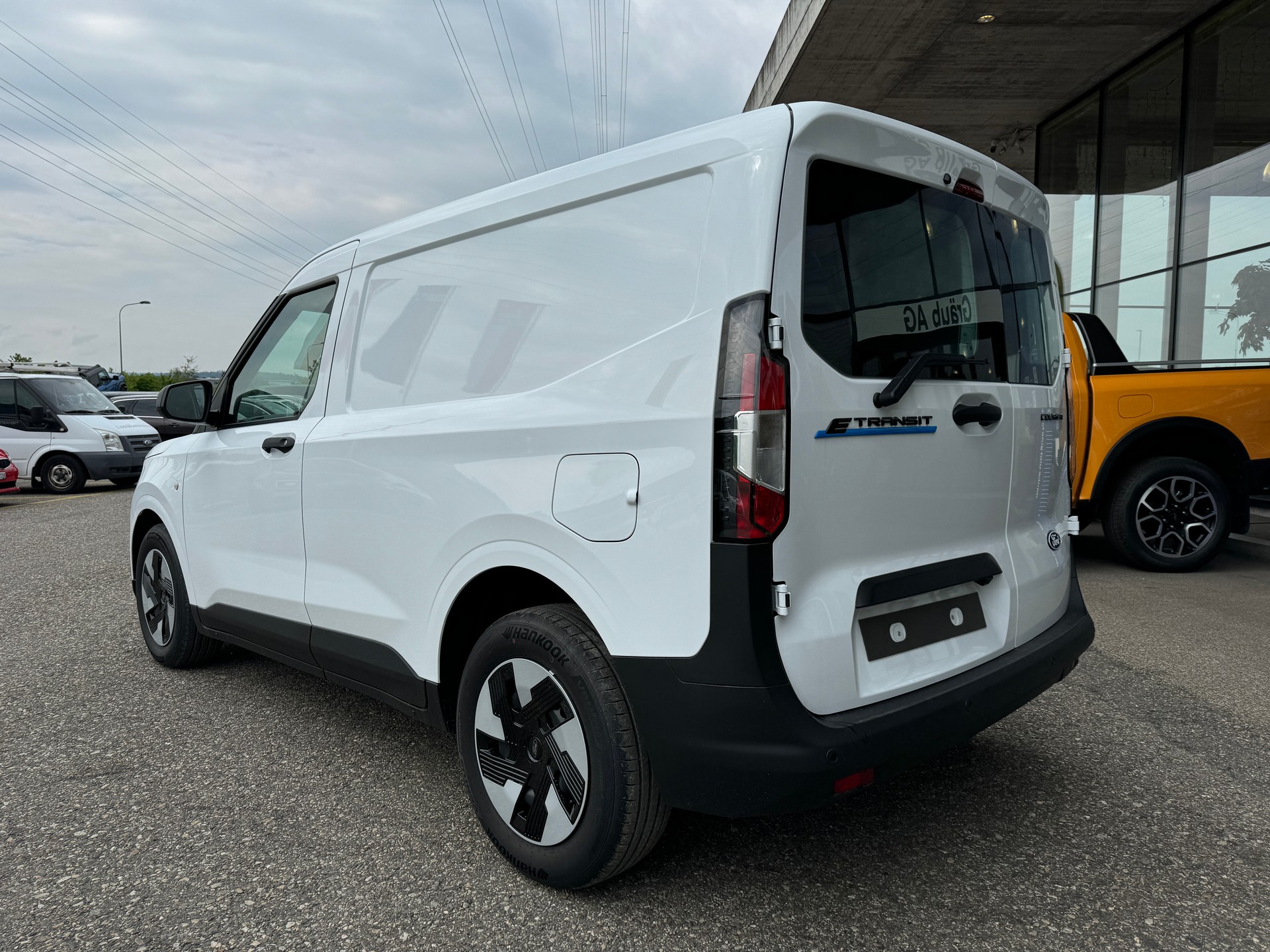 FORD E-Transit Courier Van Trend 43,5kWh-image-6