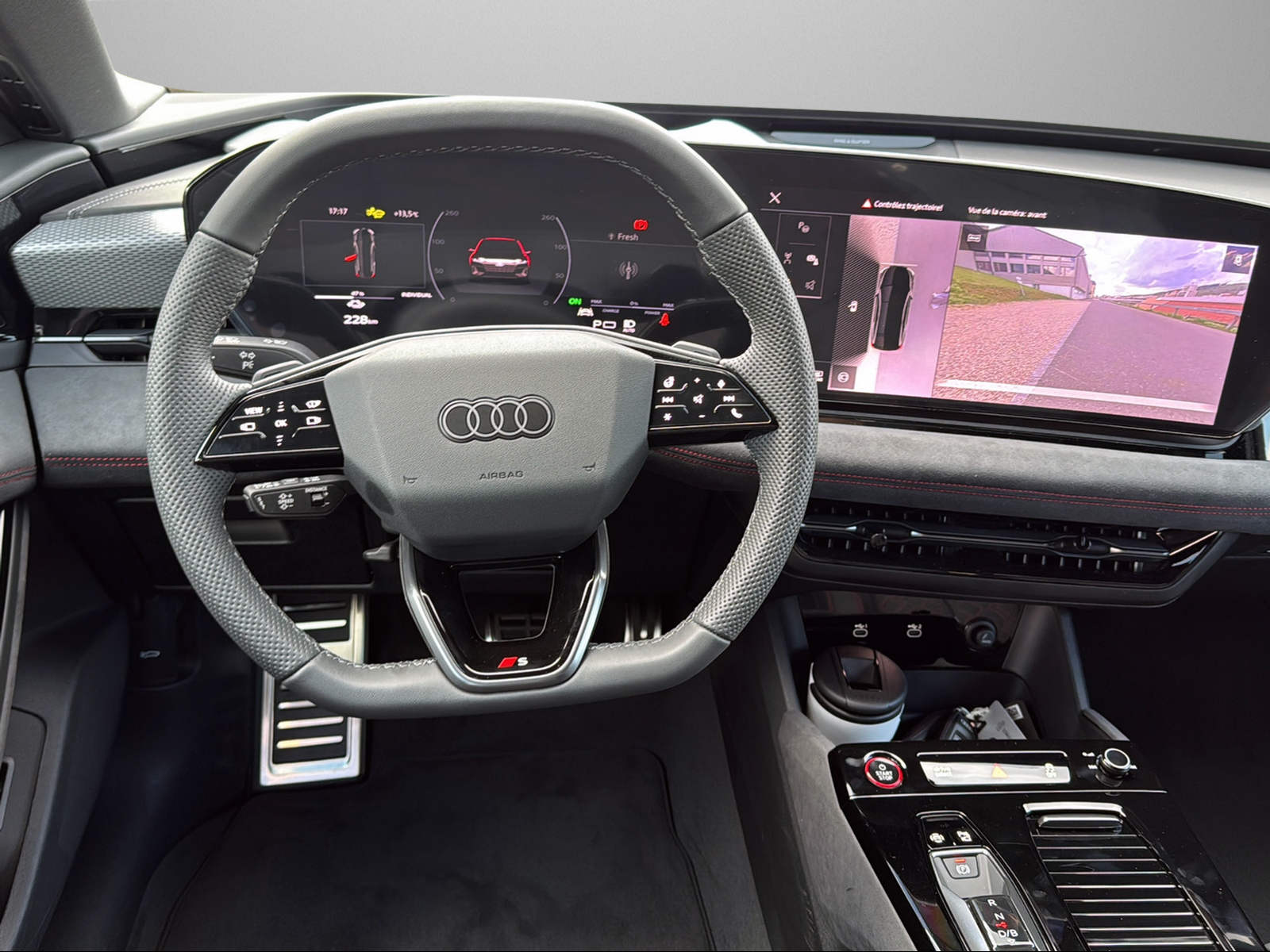 AUDI A6 Avant e-tron quattro-image-7