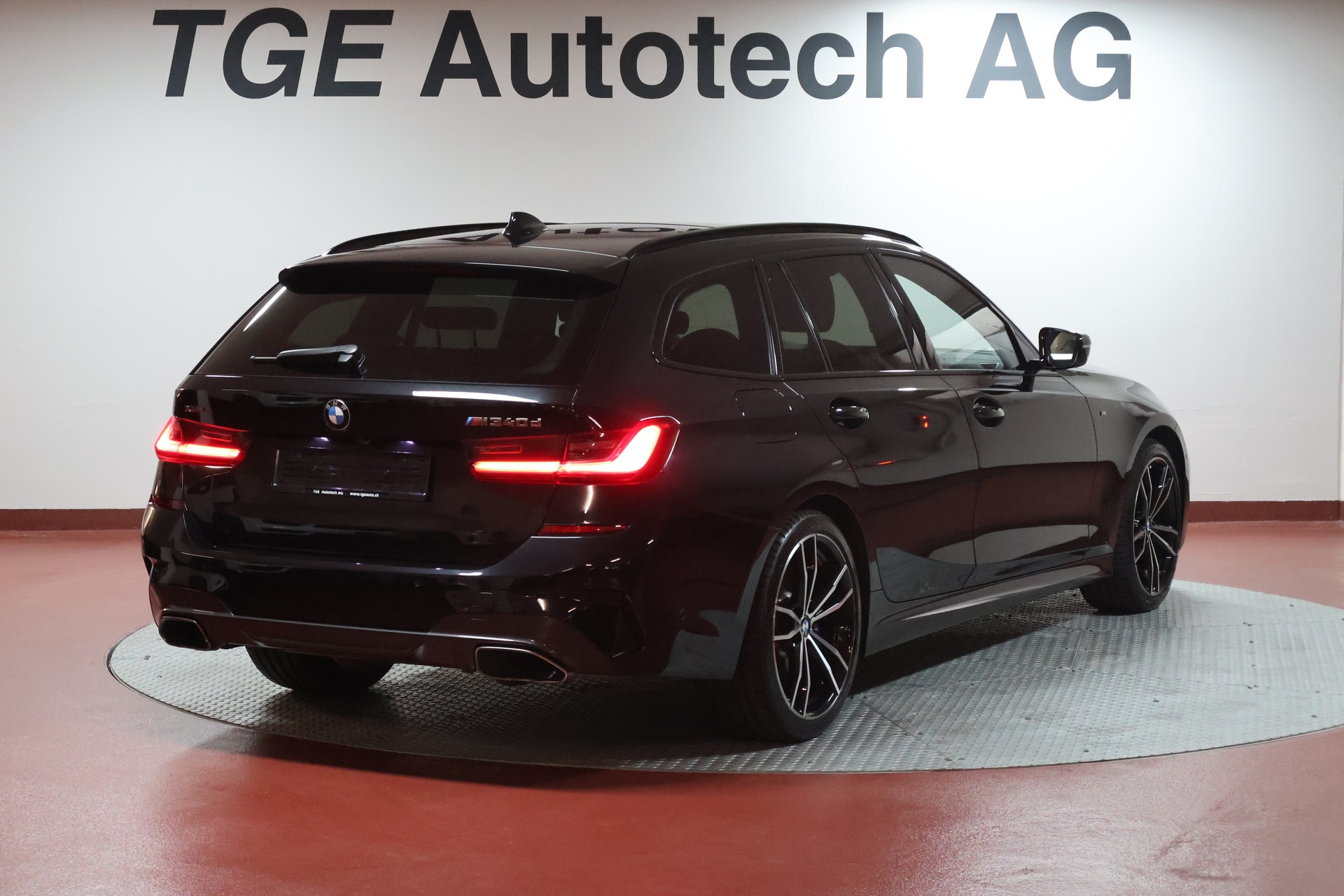BMW M340d xDrive 48V Touring Steptronic Sport-image-20