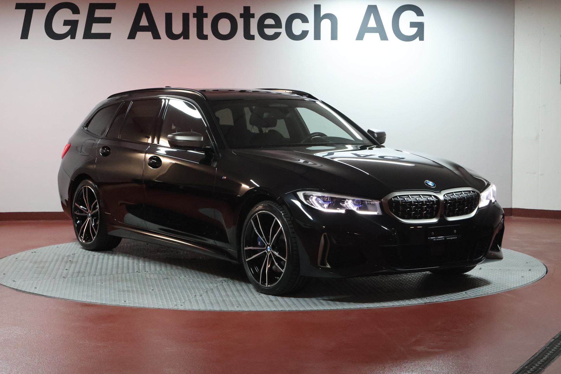 BMW M340d xDrive 48V Touring Steptronic Sport-image-2
