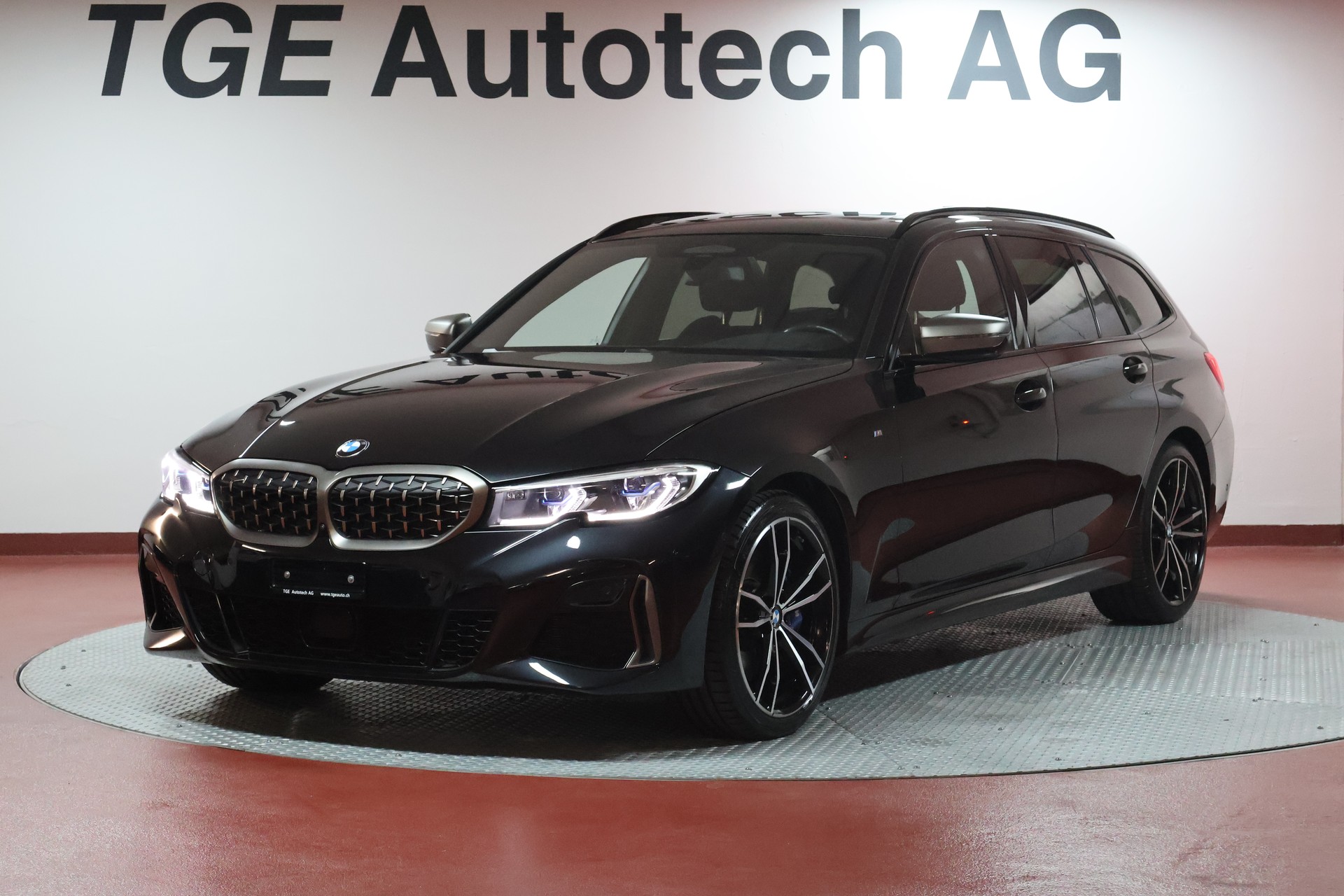 BMW M340d xDrive 48V Touring Steptronic Sport-image-0