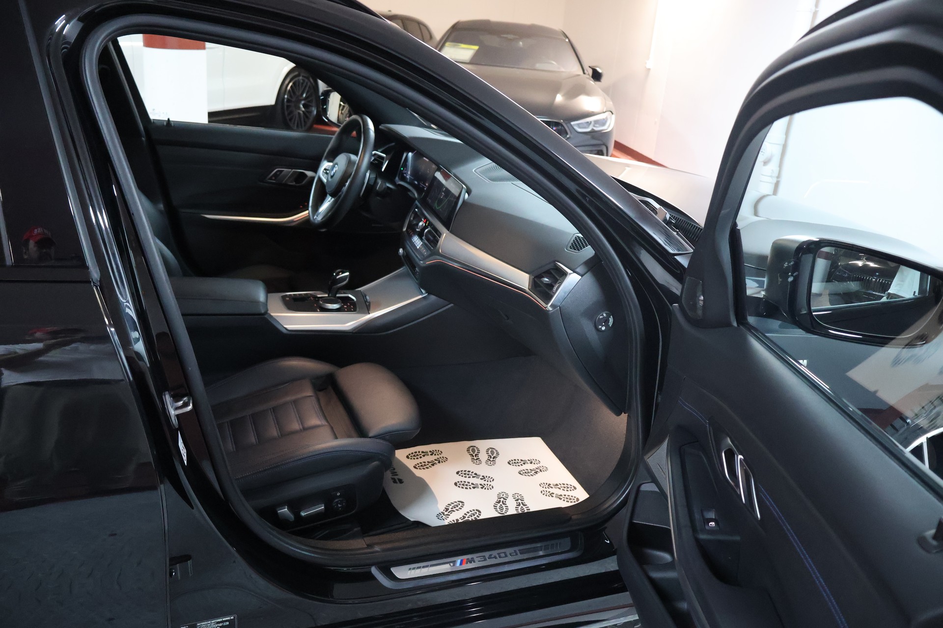 BMW M340d xDrive 48V Touring Steptronic Sport-image-13