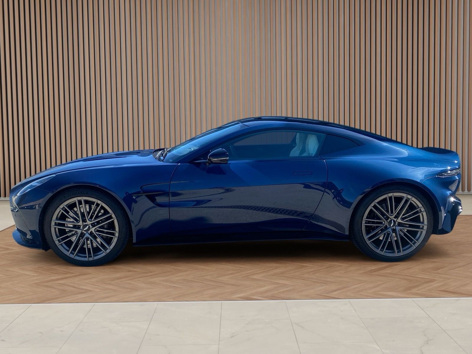 ASTON MARTIN V8 Vantage 4.0 Coupé MY25-image-6