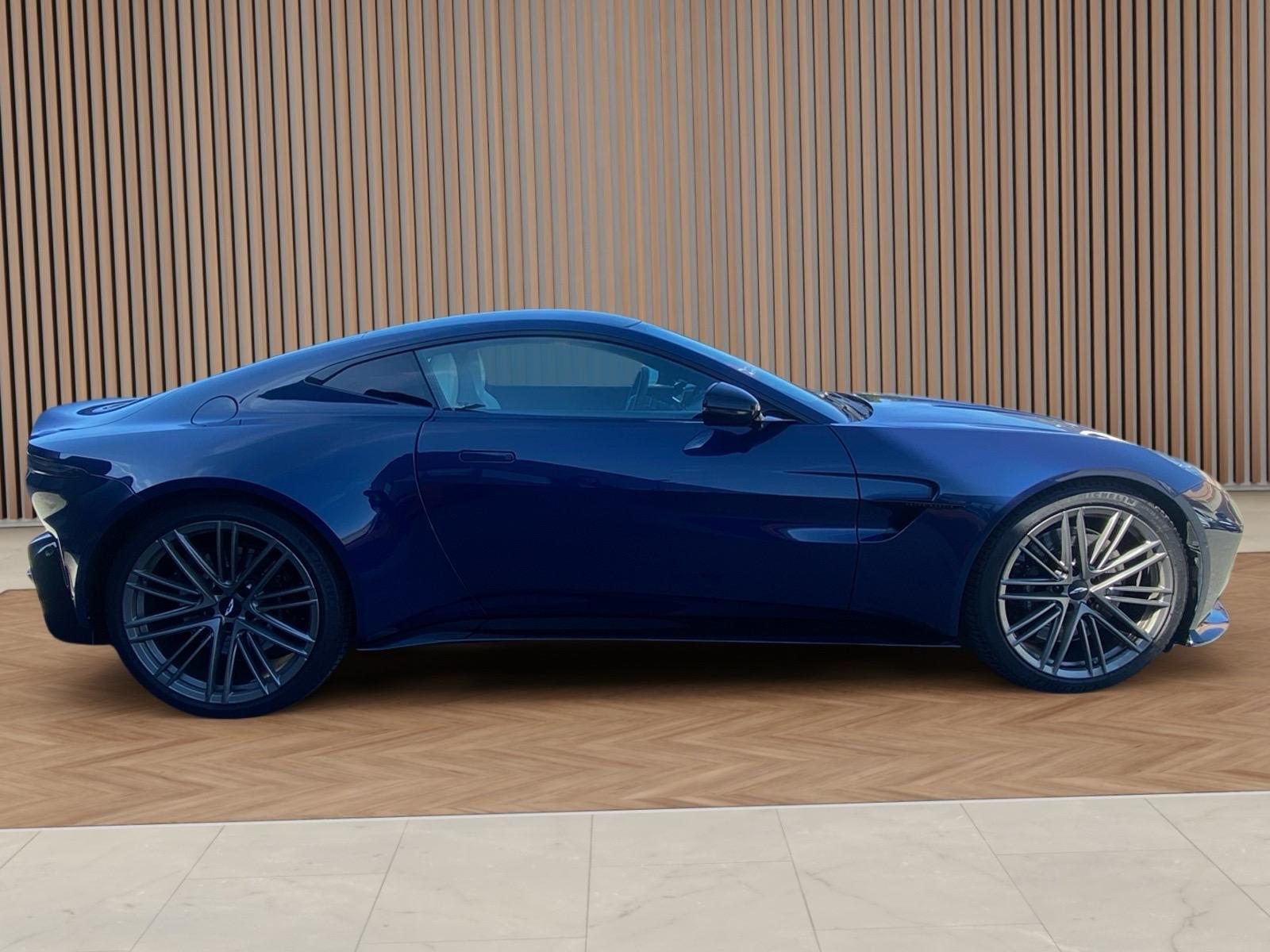 ASTON MARTIN V8 Vantage 4.0 Coupé MY25-image-3