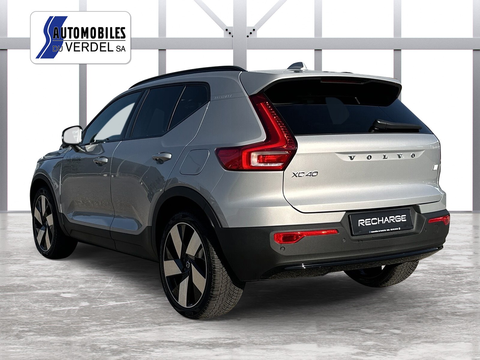VOLVO XC40 E80 Twin Plus AWD-image-2
