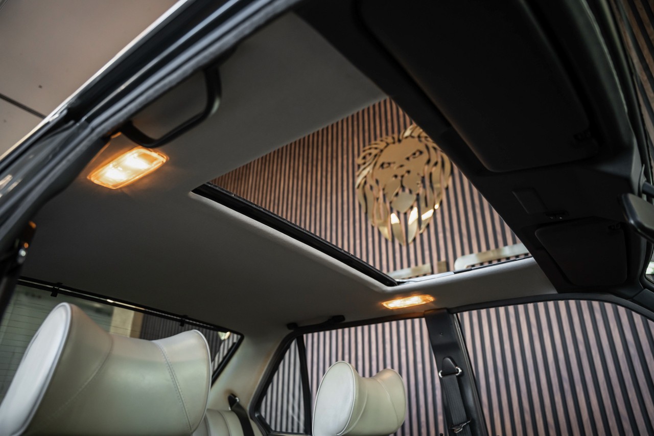 BMW 520i A-image-17
