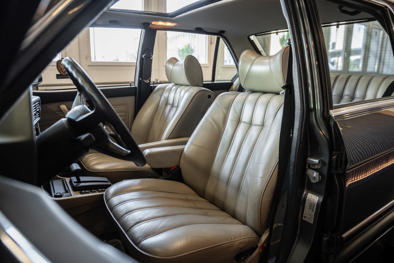 BMW 520i A-image-13