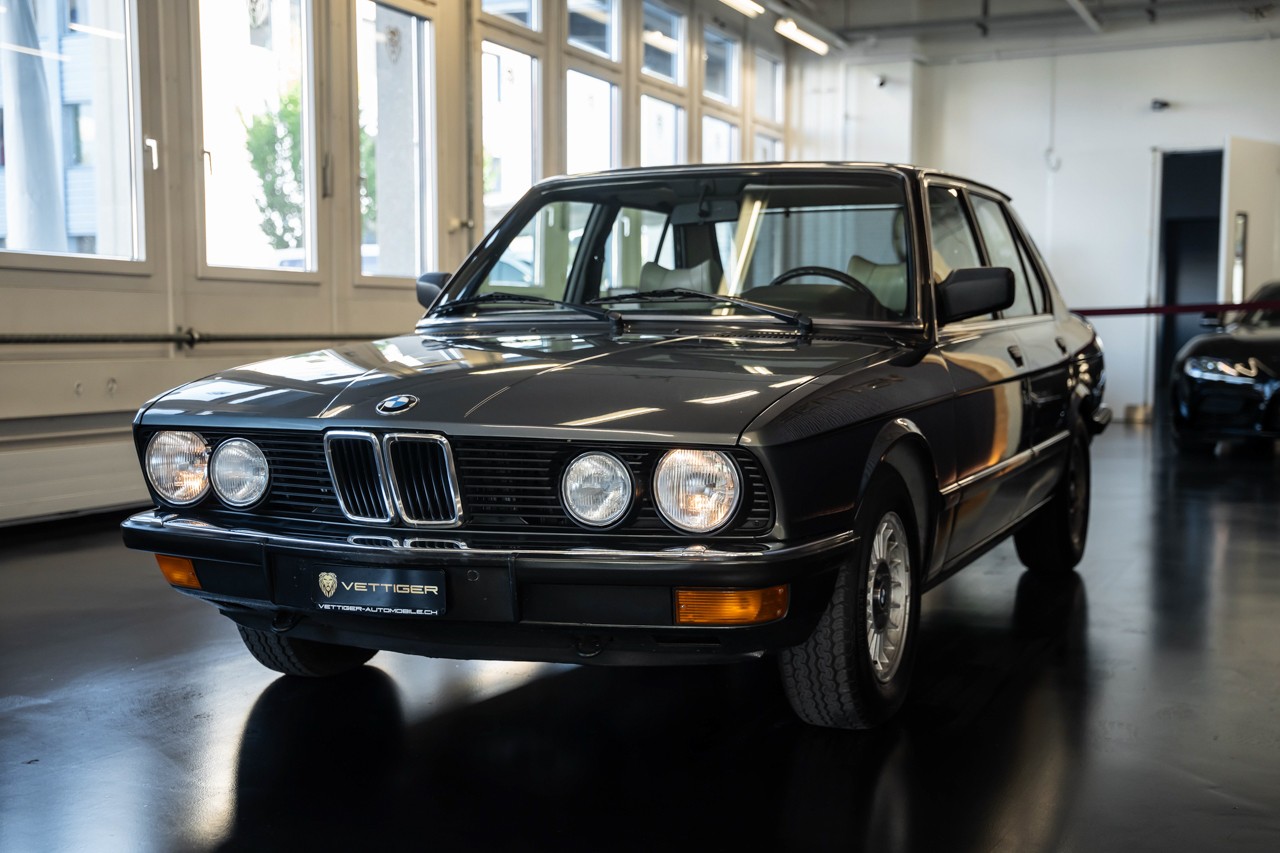 BMW 520i A-image-2