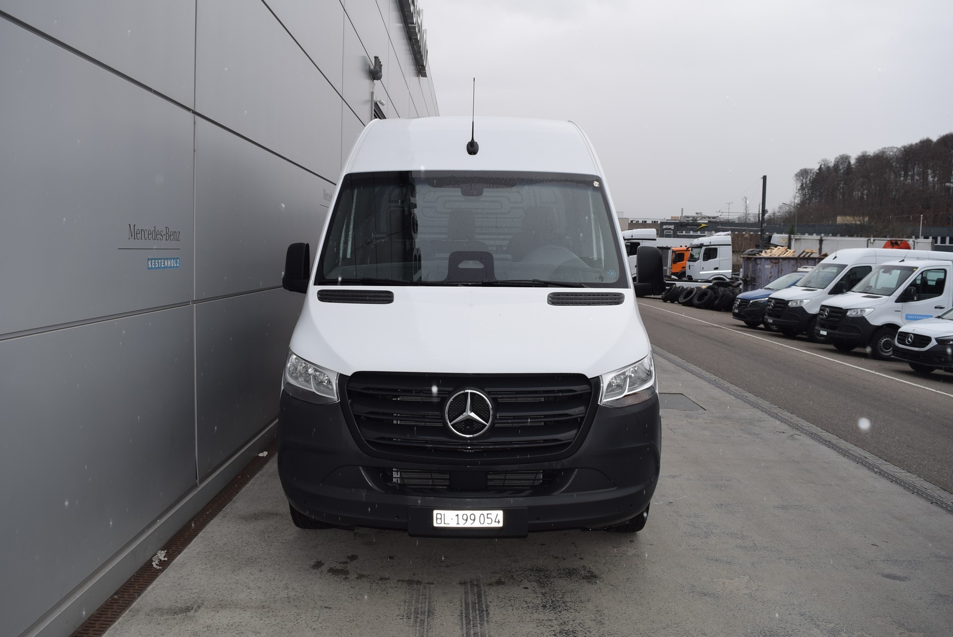 MERCEDES-BENZ Sprinter 317 CDI Standard 9G-TRONIC-showroom-element-1