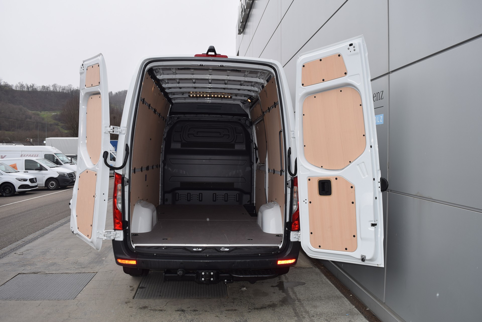 MERCEDES-BENZ Sprinter 317 CDI Standard 9G-TRONIC-image-5