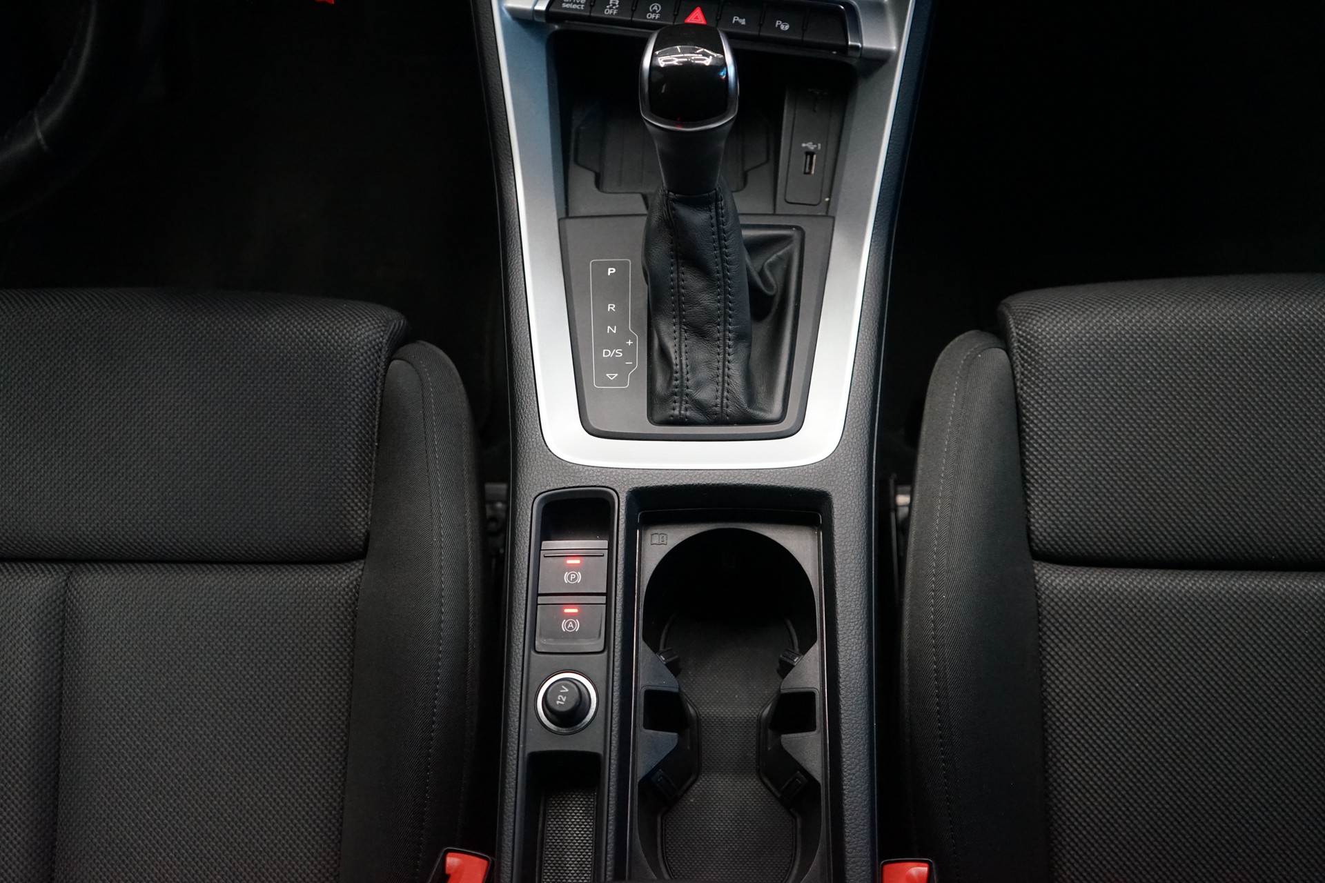 AUDI Q3 Sportback 35 TFSI S line Attraction S-tronic-image-18