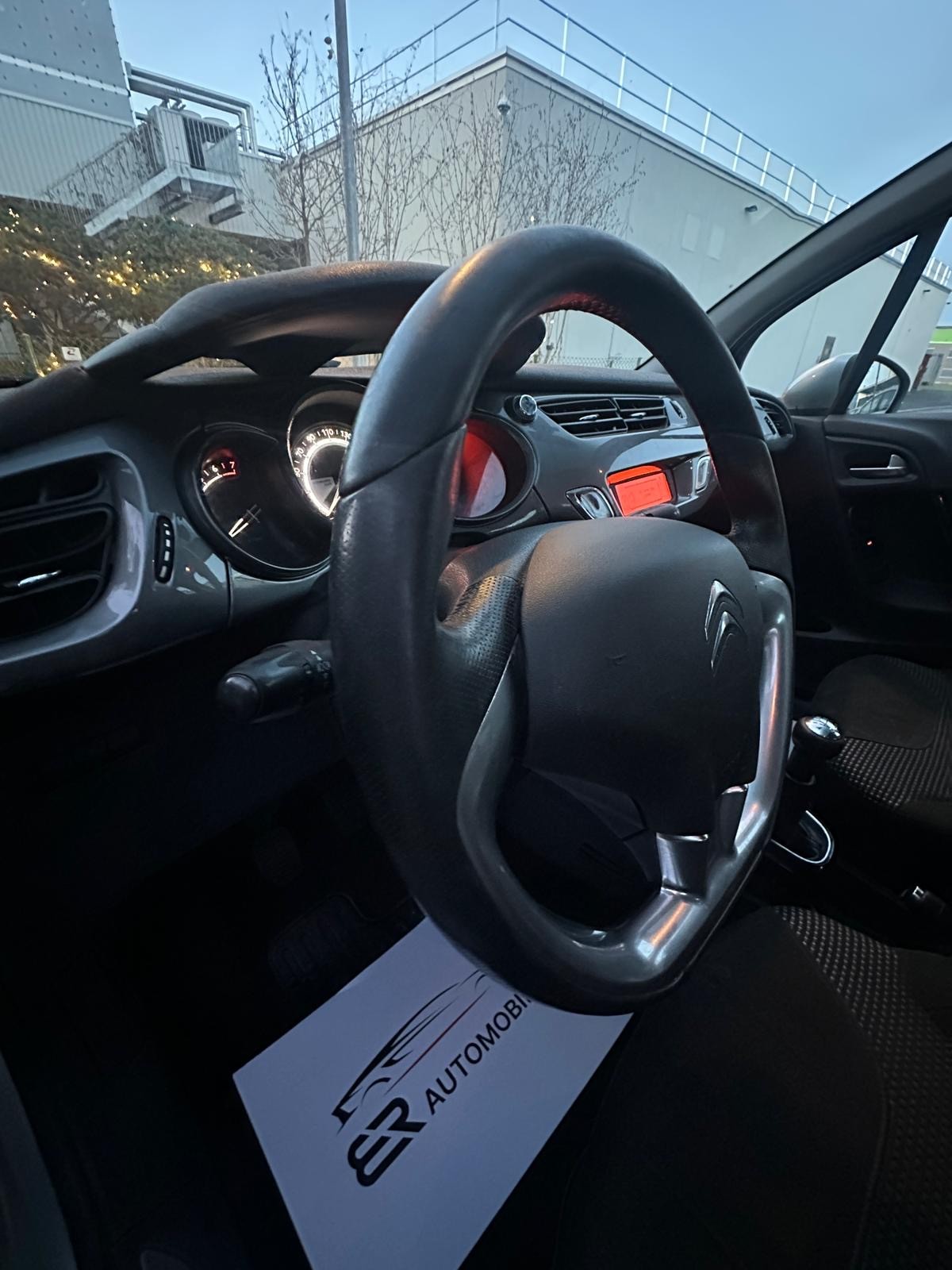 CITROEN C3 1.6i 16V Exclusive-image-11