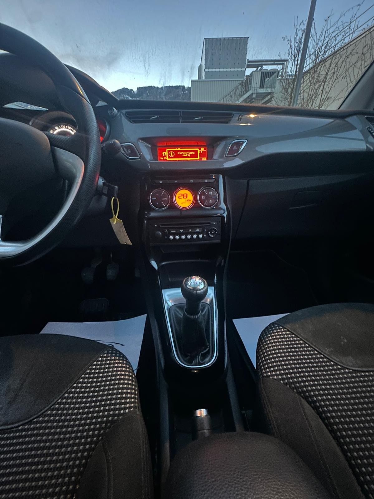 CITROEN C3 1.6i 16V Exclusive-image-13