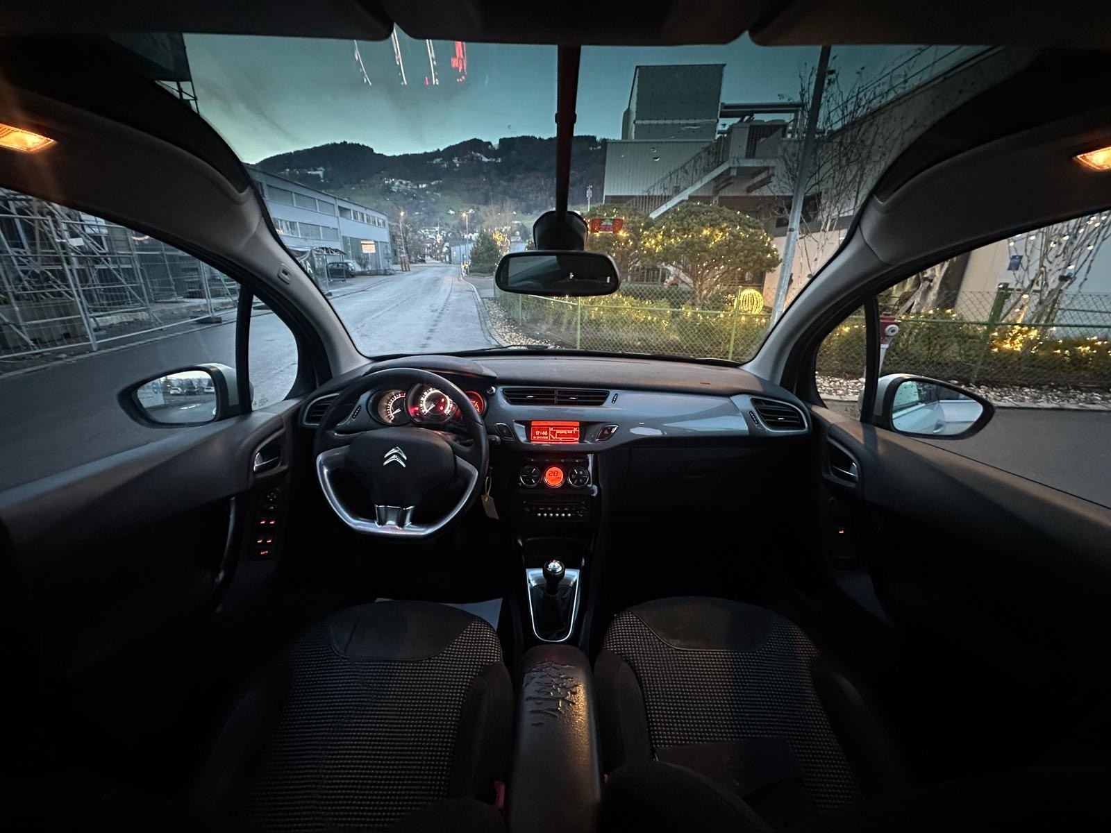 CITROEN C3 1.6i 16V Exclusive-image-9