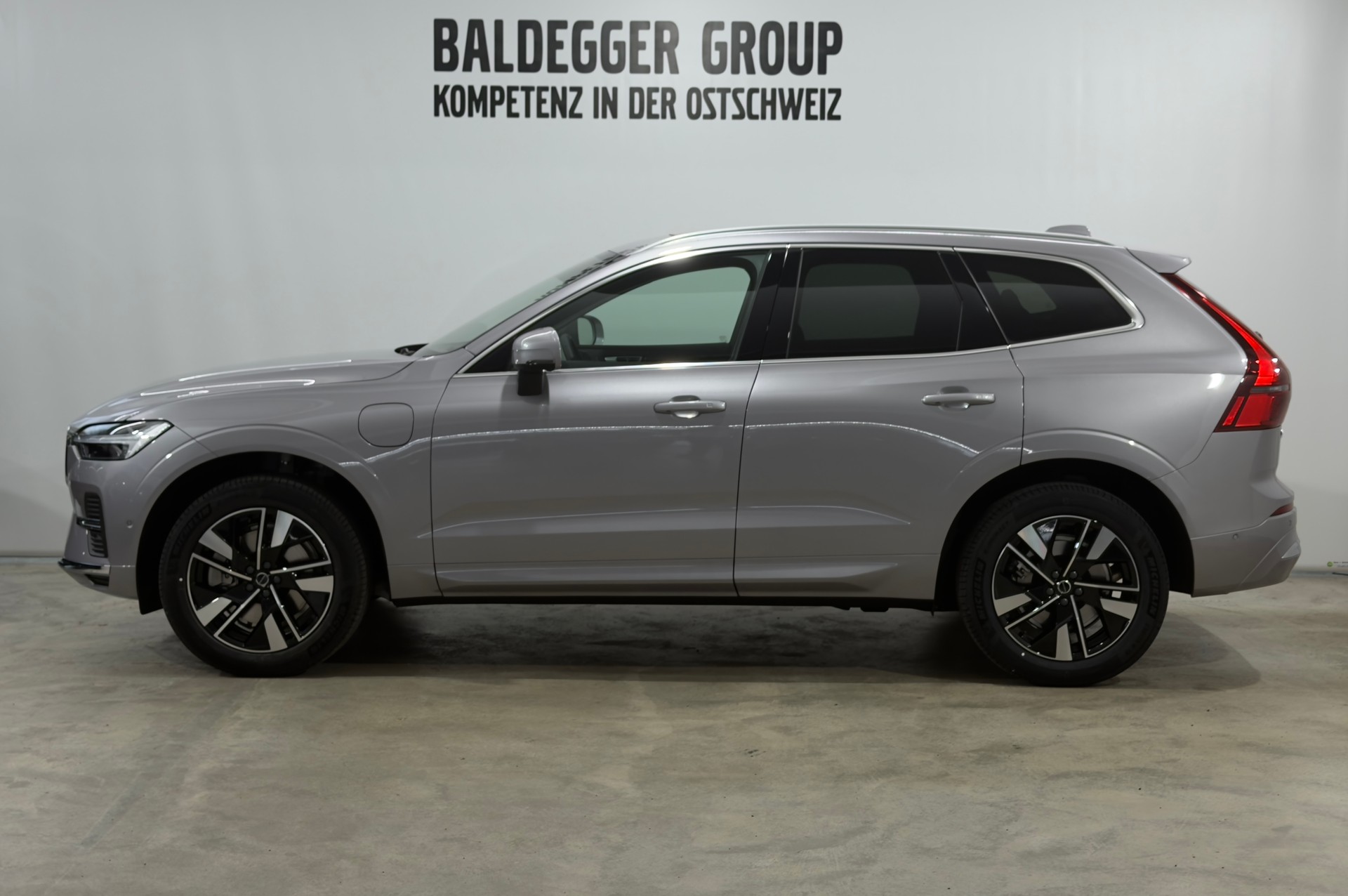 VOLVO XC60 2.0 T6 TE Plus Bright eAW-image-1