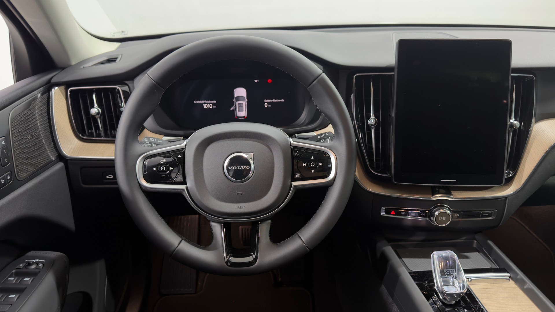VOLVO XC60 2.0 T6 TE Plus Bright eAW-image-12