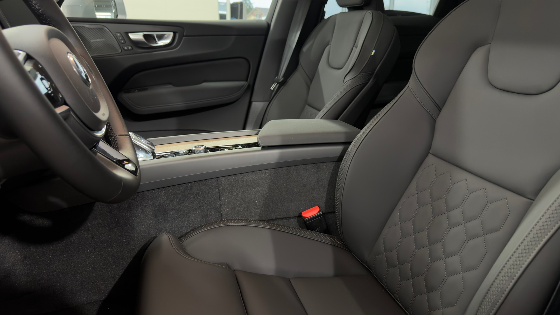 VOLVO XC60 2.0 T6 TE Plus Bright eAW-image-13