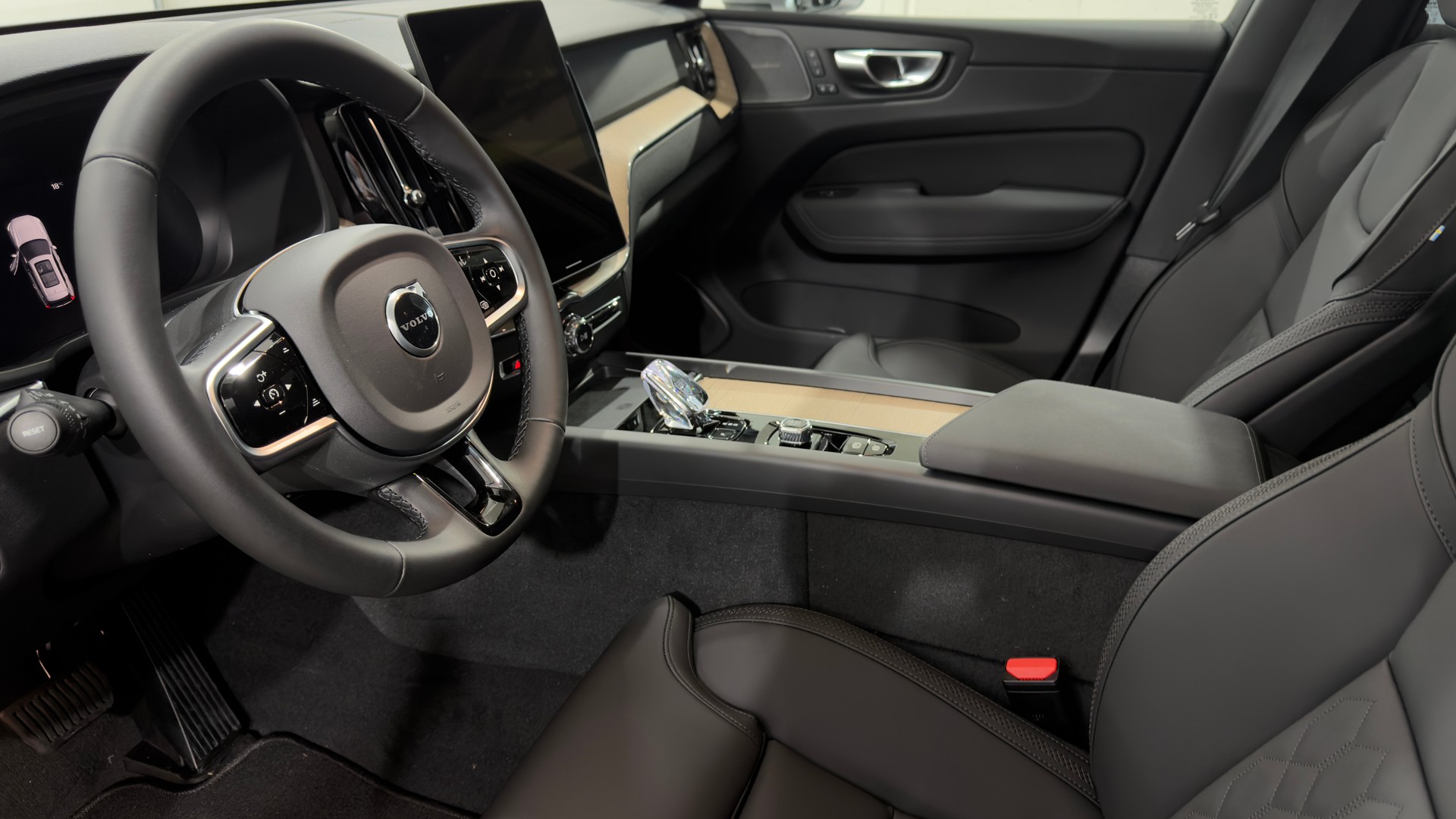 VOLVO XC60 2.0 T6 TE Plus Bright eAW-image-3