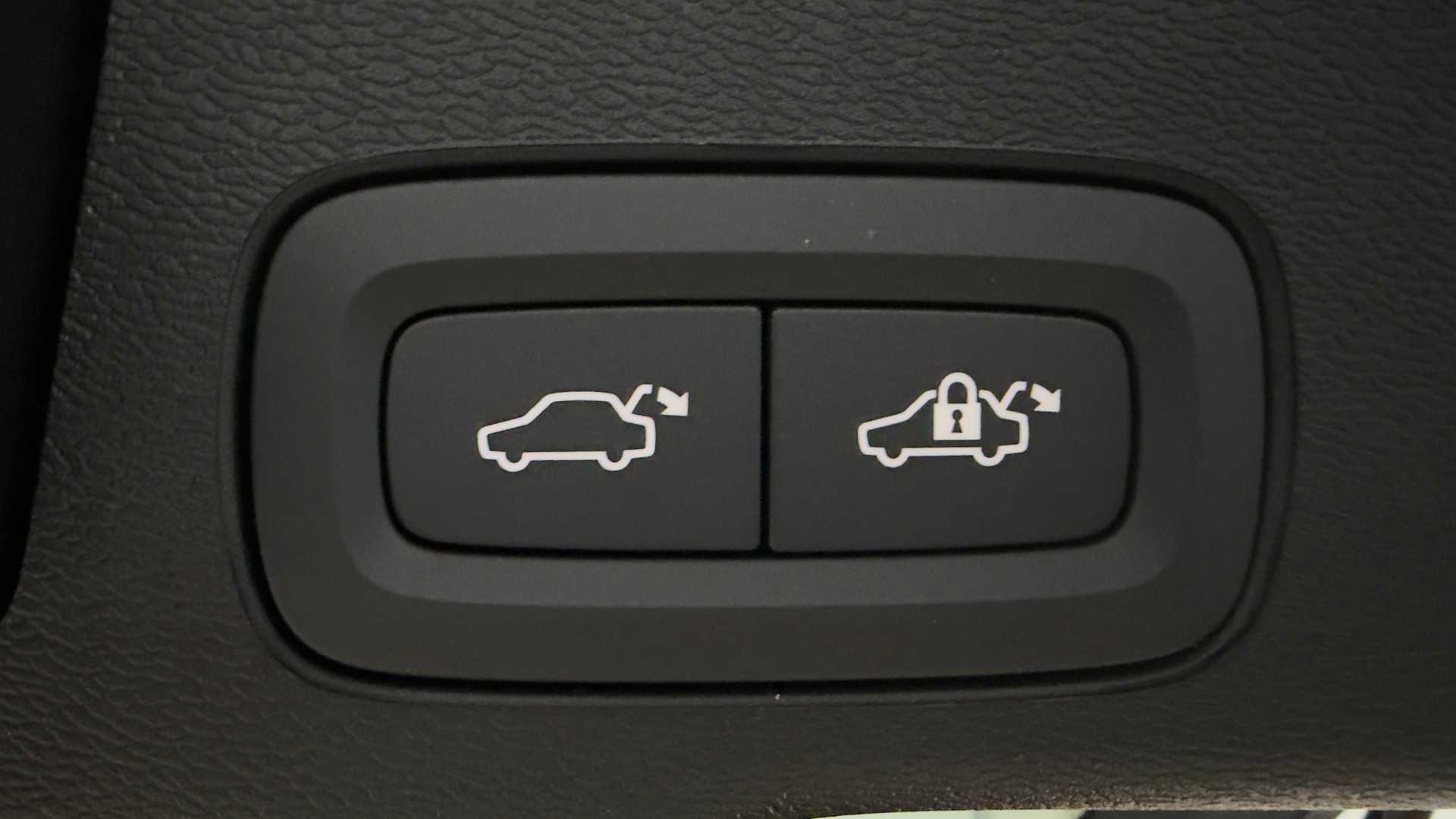 VOLVO XC60 2.0 T6 TE Plus Bright eAW-image-15