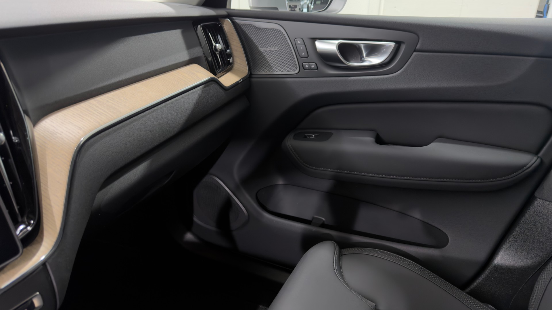 VOLVO XC60 2.0 T6 TE Plus Bright eAW-image-14