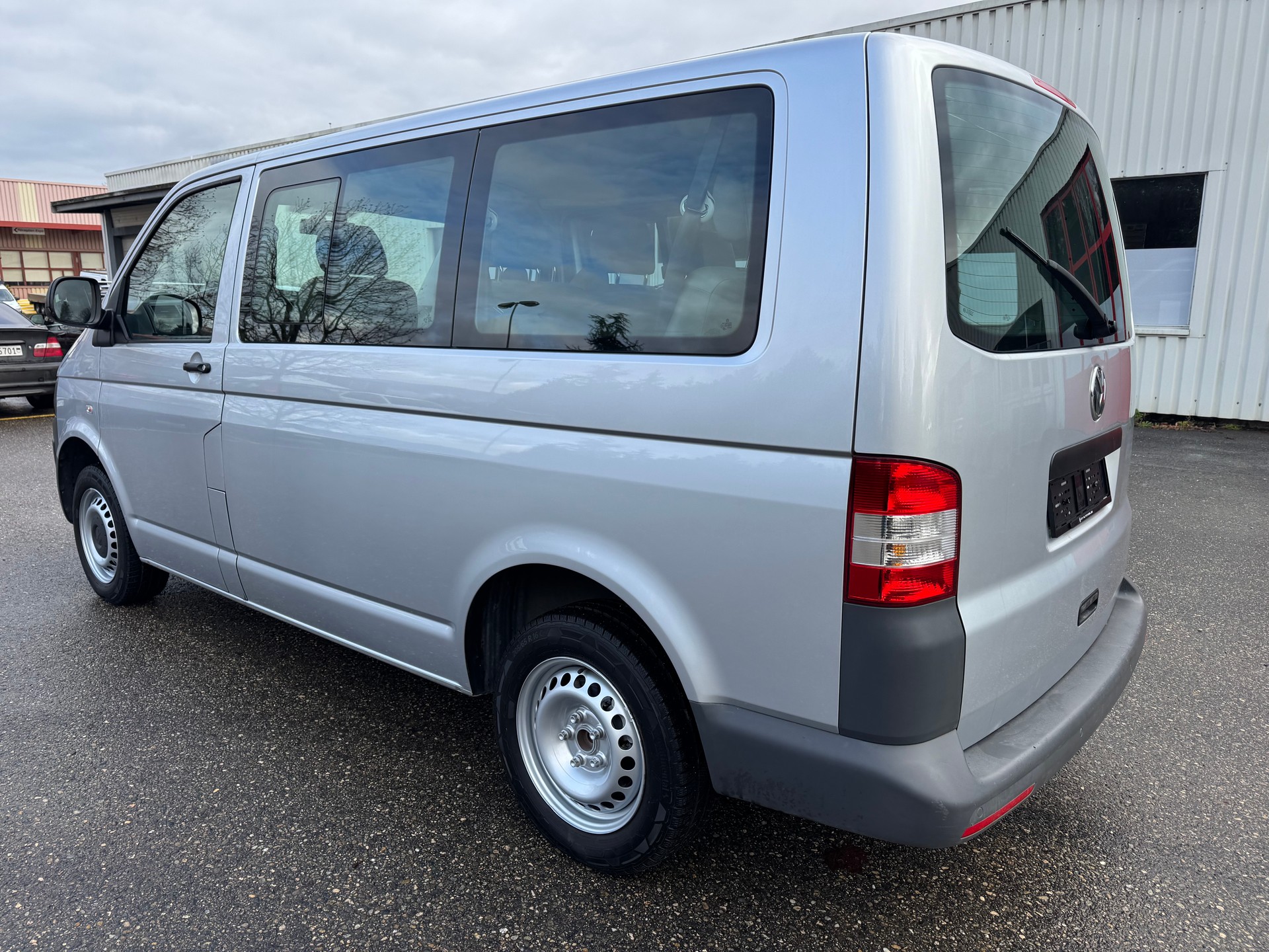 VW T5 2.0 TDI-image-4