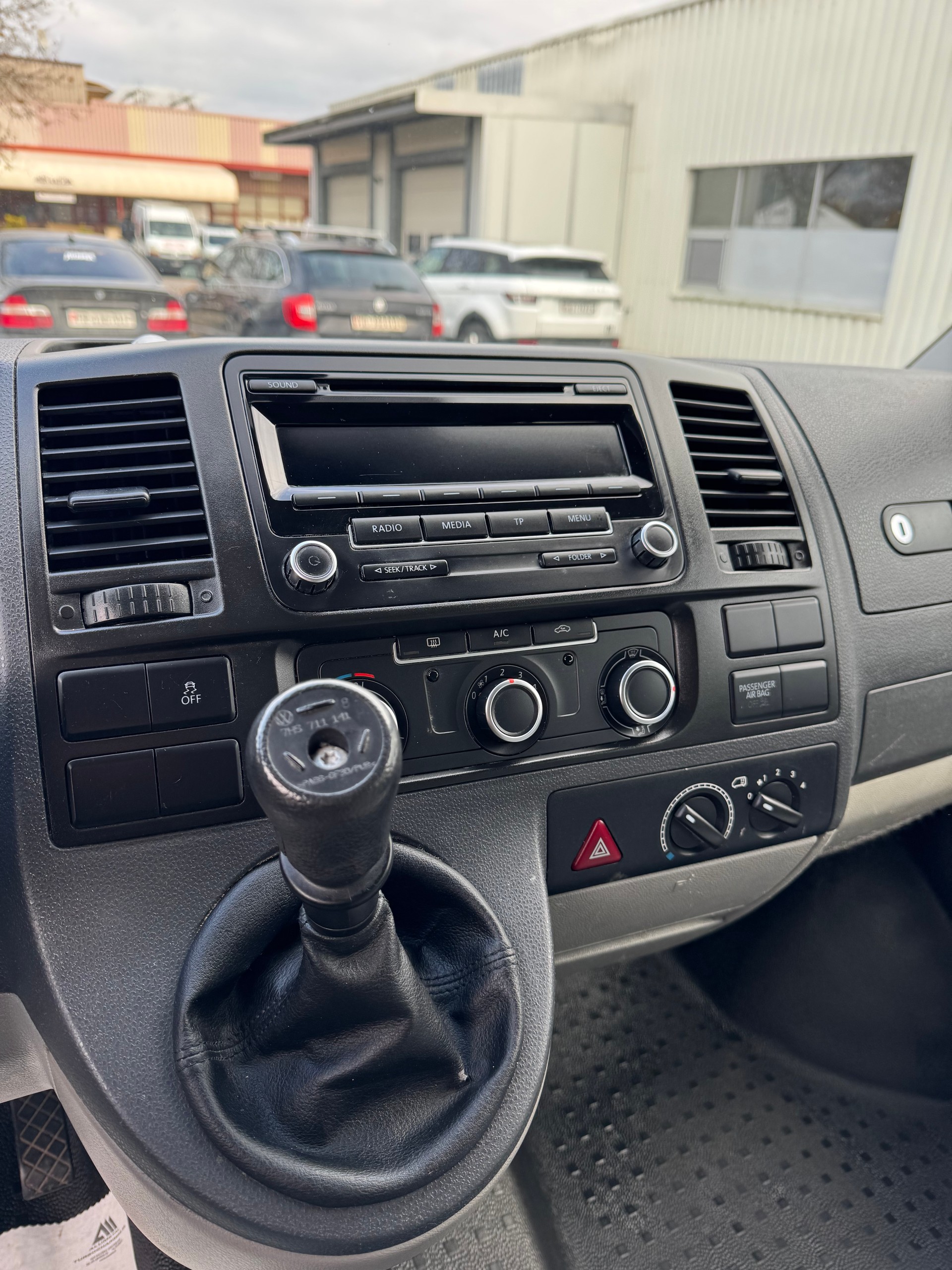VW T5 2.0 TDI-image-11