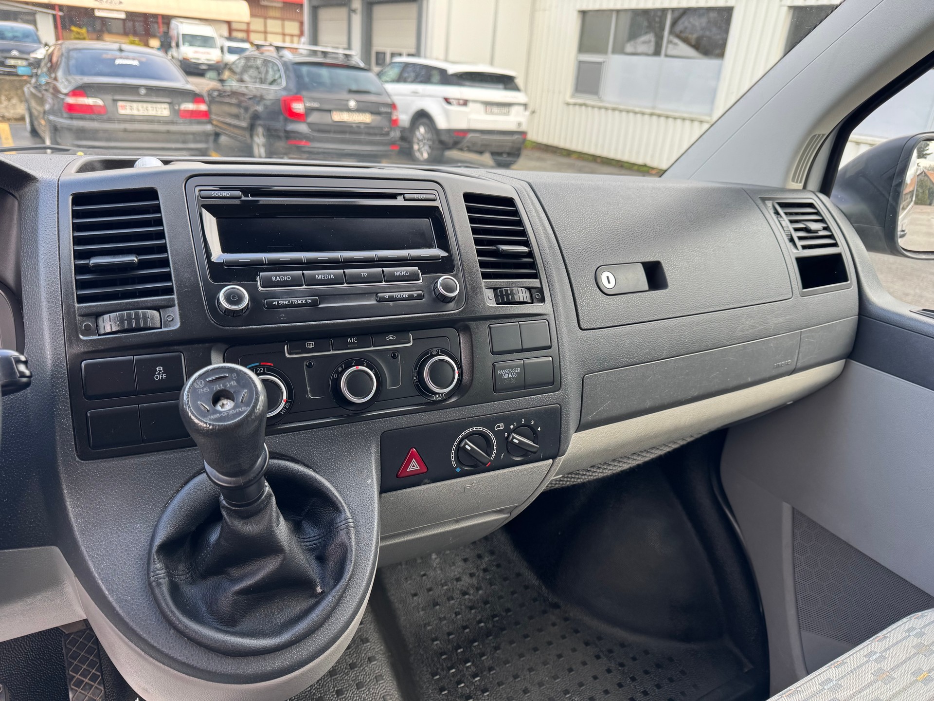 VW T5 2.0 TDI-image-10