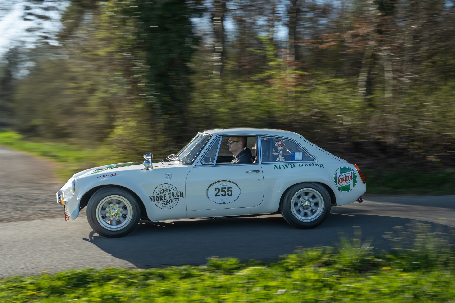 MG B GT-image-5