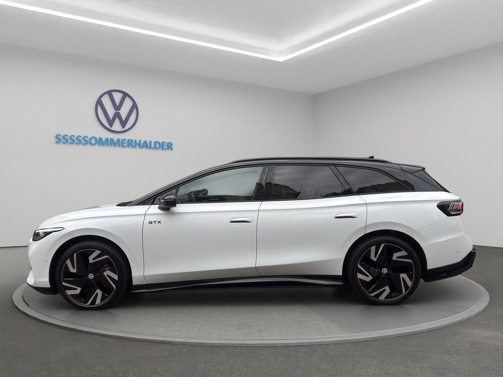VW ID.7 Tourer GTX 86 kWh GTX United 4 Motion-image-1