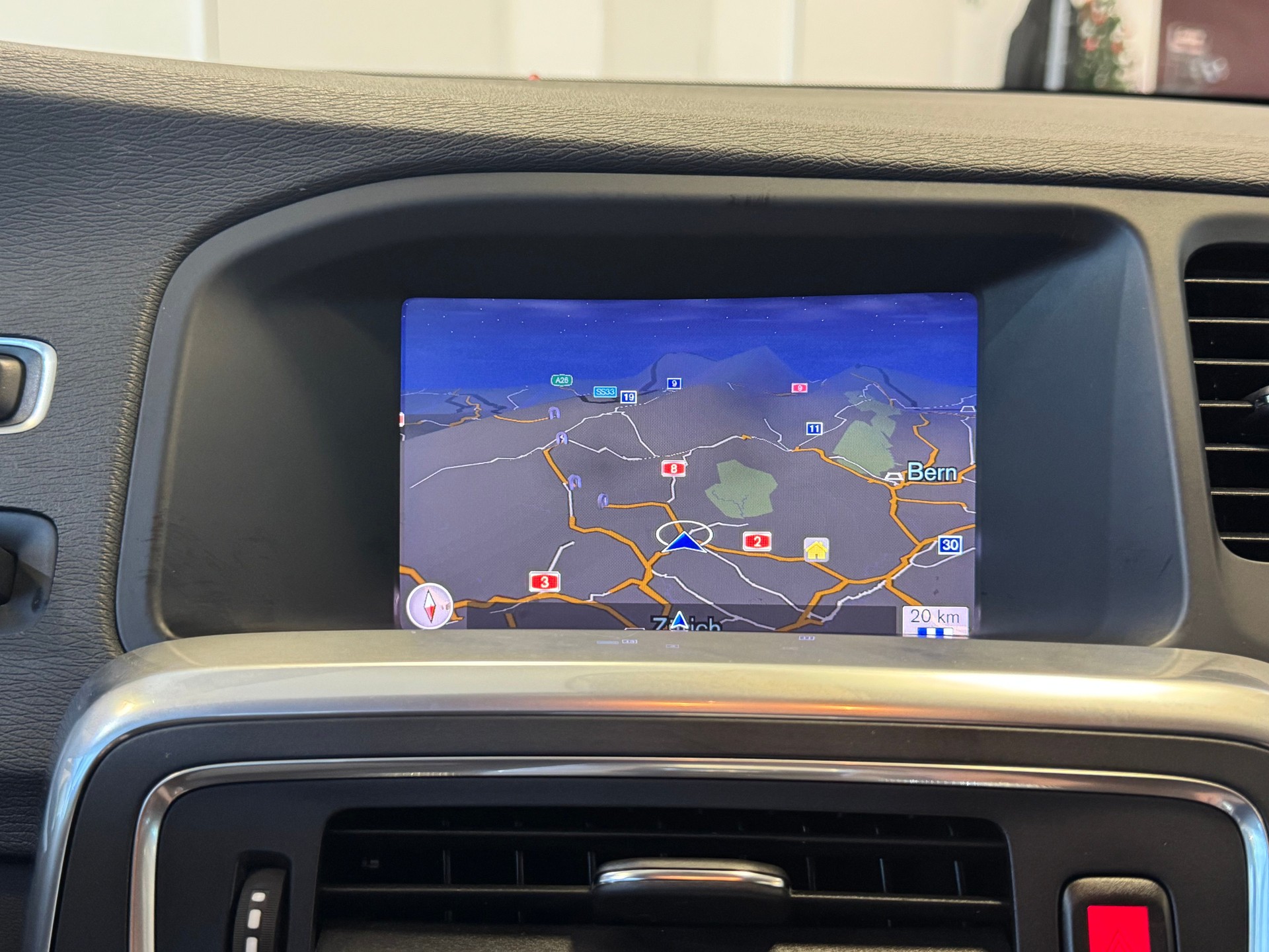 VOLVO V60 D2 Summum Geartronic-image-14