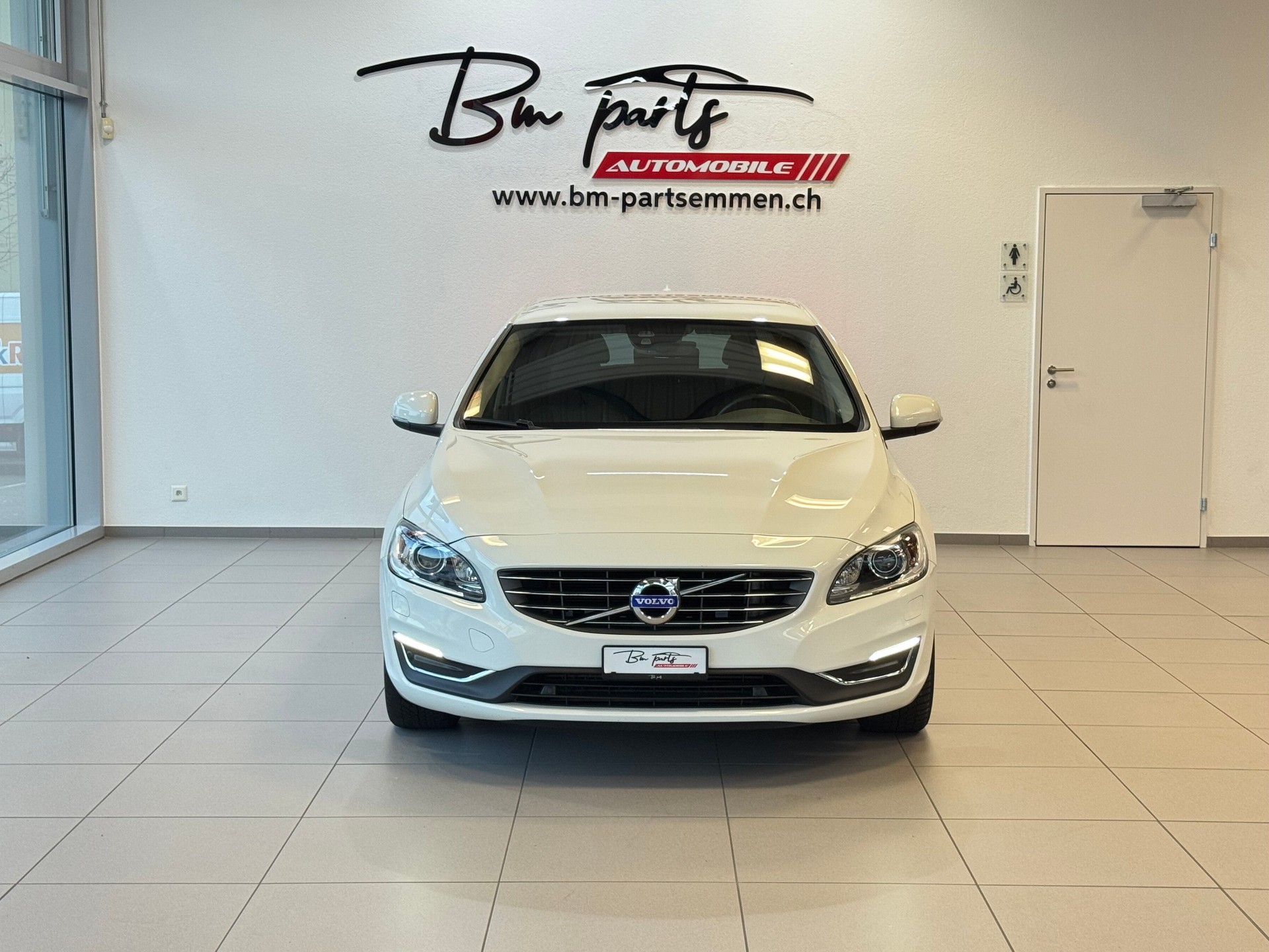 VOLVO V60 D2 Summum Geartronic-image-7