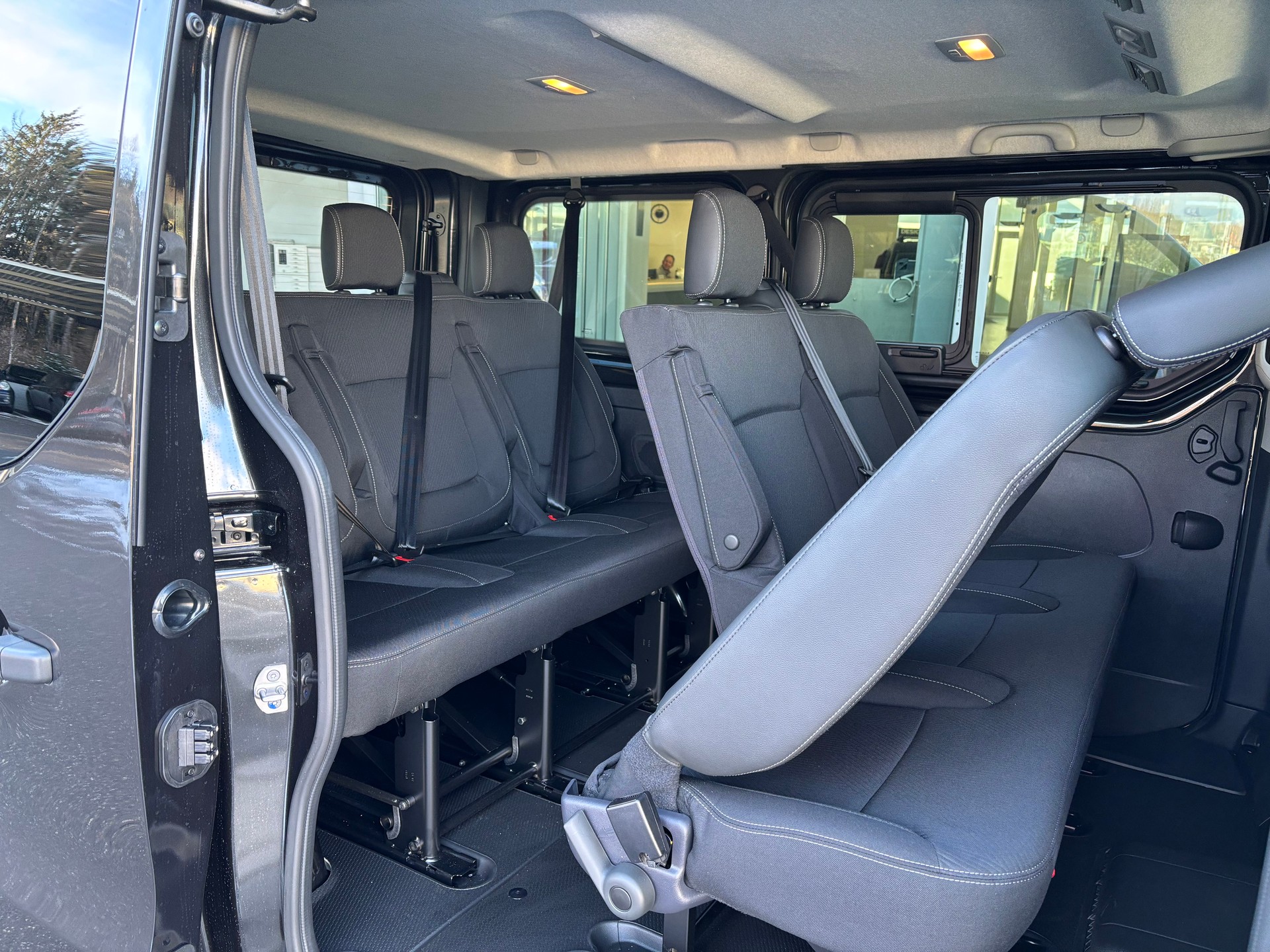 NISSAN Primastar 170 2.8L1H1 Tekna 9 Plätzer-image-8