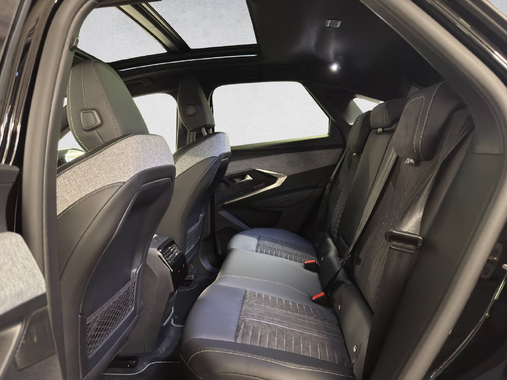 PEUGEOT 3008 1.6 Plug-in Hybrid GT-image-12