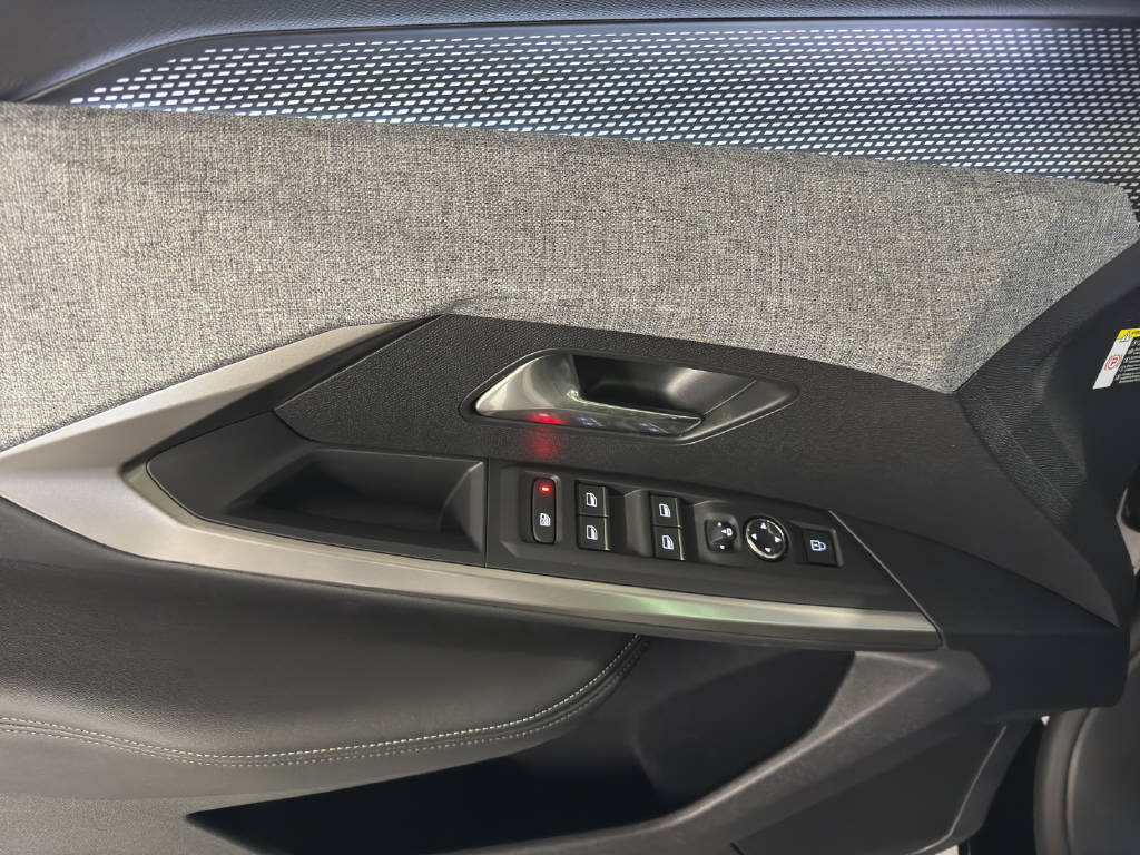 PEUGEOT 3008 1.6 Plug-in Hybrid GT-image-5