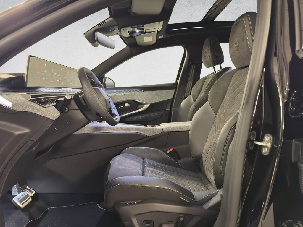 PEUGEOT 3008 1.6 Plug-in Hybrid GT-image-9