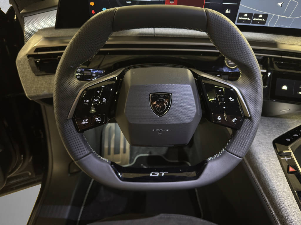 PEUGEOT 3008 1.6 Plug-in Hybrid GT-image-11